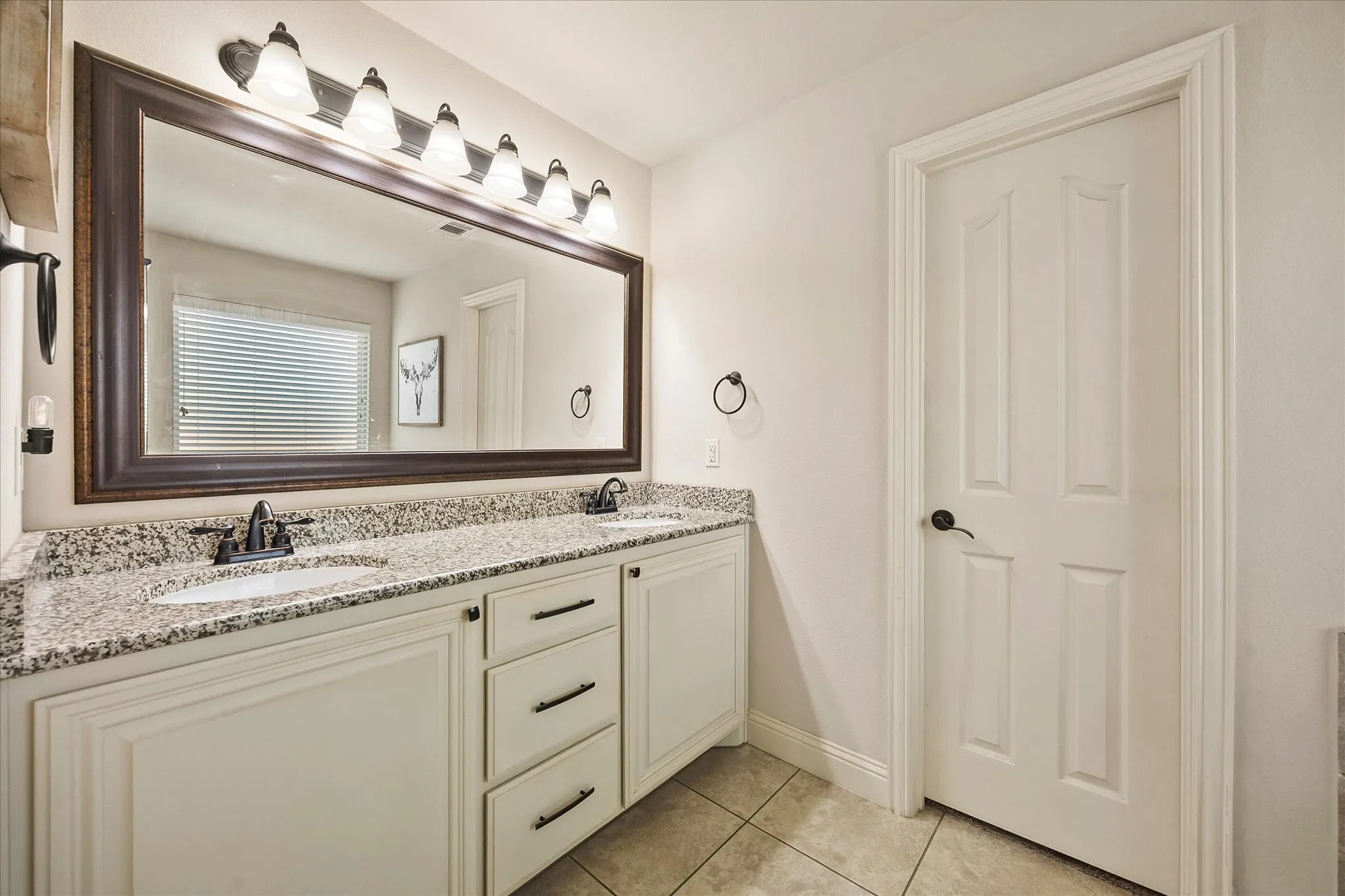 Single Family Residence For Sale in Kaufman County , 1925 Knoxbridge Road, Forney, Texas 75126, 4 Bedroom, 3 Bathroom, 3 Garage spaces, 3,257 Sqft, built in 2015, mls#21347316, Real Estate Agent in Forney, Homes For Sale in Kaufman county, Homes For Sale in Forney, Realtor in Forney Texas, Real Estate Brokerage Independent Realty Texas, Luminita Cordes Realtor