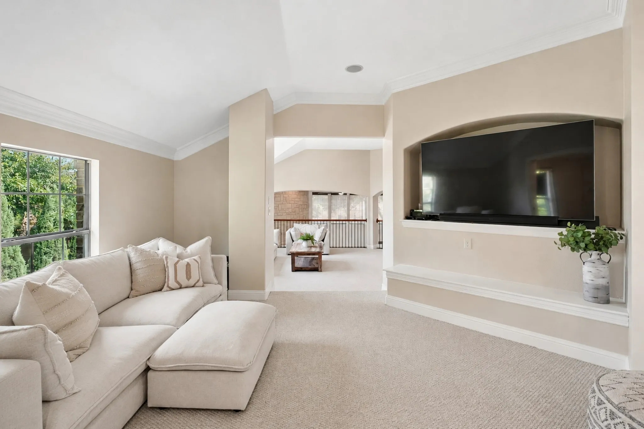 Single Family Residence For Rent in Dallas County , 8319 Midway Road, Dallas, Texas 75209, 5 Bedroom, 6 Bathroom, 2 Garage spaces, 5,237 Sqft, built in 2005, mls#21347469, Real Estate Agent in Dallas, Homes For Rent in Dallas county, Homes For Rent in Dallas, Realtor in Dallas Texas, Real Estate Brokerage Independent Realty Texas, Luminita Cordes Realtor