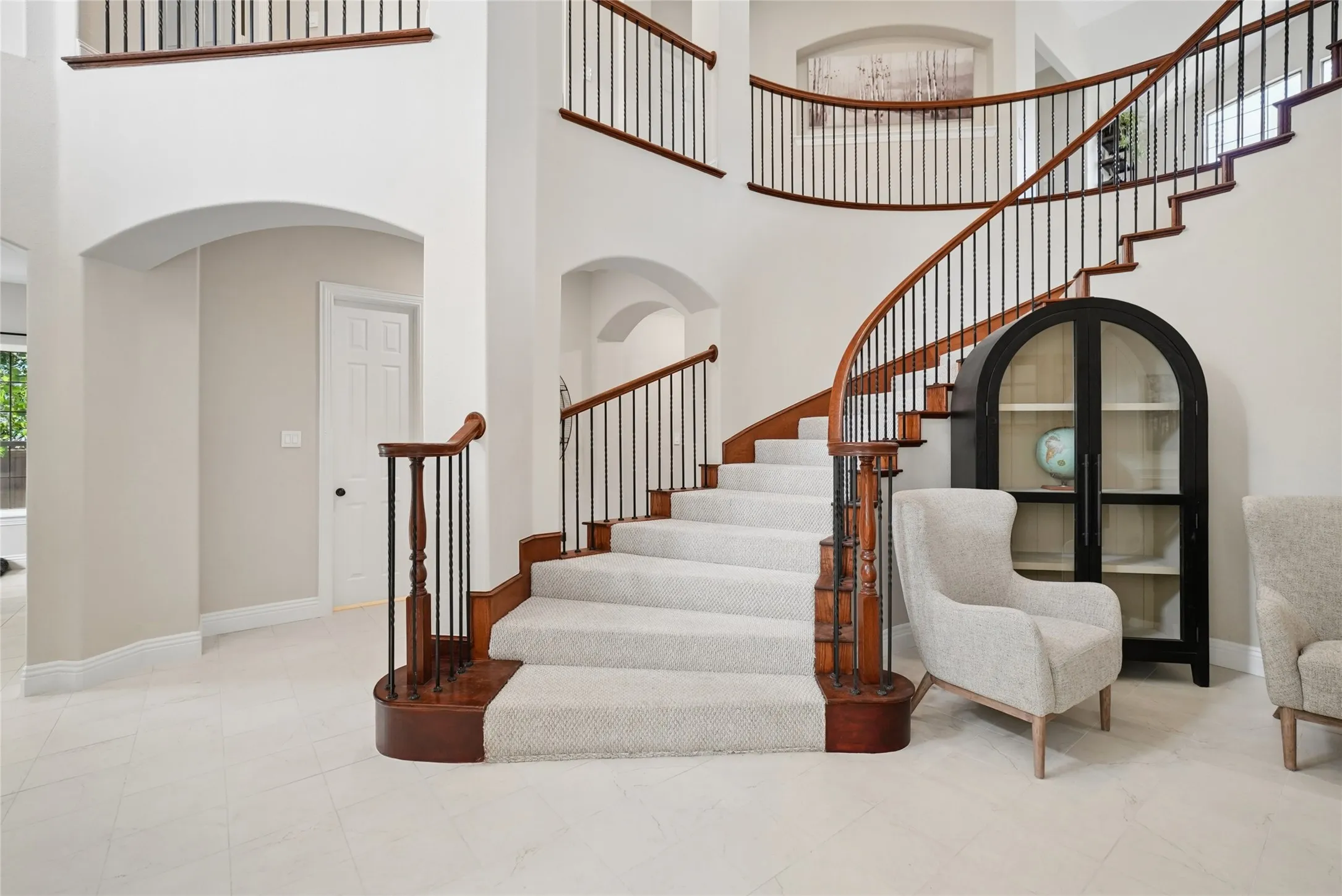 Single Family Residence For Rent in Dallas County , 8319 Midway Road, Dallas, Texas 75209, 5 Bedroom, 6 Bathroom, 2 Garage spaces, 5,237 Sqft, built in 2005, mls#21347469, Real Estate Agent in Dallas, Homes For Rent in Dallas county, Homes For Rent in Dallas, Realtor in Dallas Texas, Real Estate Brokerage Independent Realty Texas, Luminita Cordes Realtor