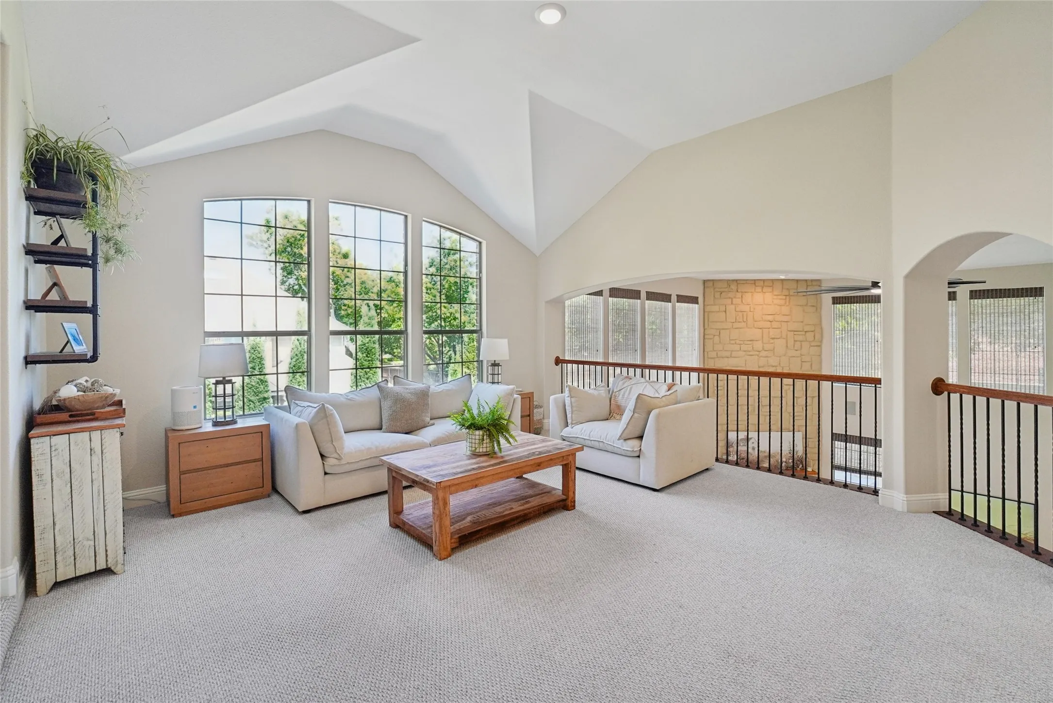 Single Family Residence For Rent in Dallas County , 8319 Midway Road, Dallas, Texas 75209, 5 Bedroom, 6 Bathroom, 2 Garage spaces, 5,237 Sqft, built in 2005, mls#21347469, Real Estate Agent in Dallas, Homes For Rent in Dallas county, Homes For Rent in Dallas, Realtor in Dallas Texas, Real Estate Brokerage Independent Realty Texas, Luminita Cordes Realtor