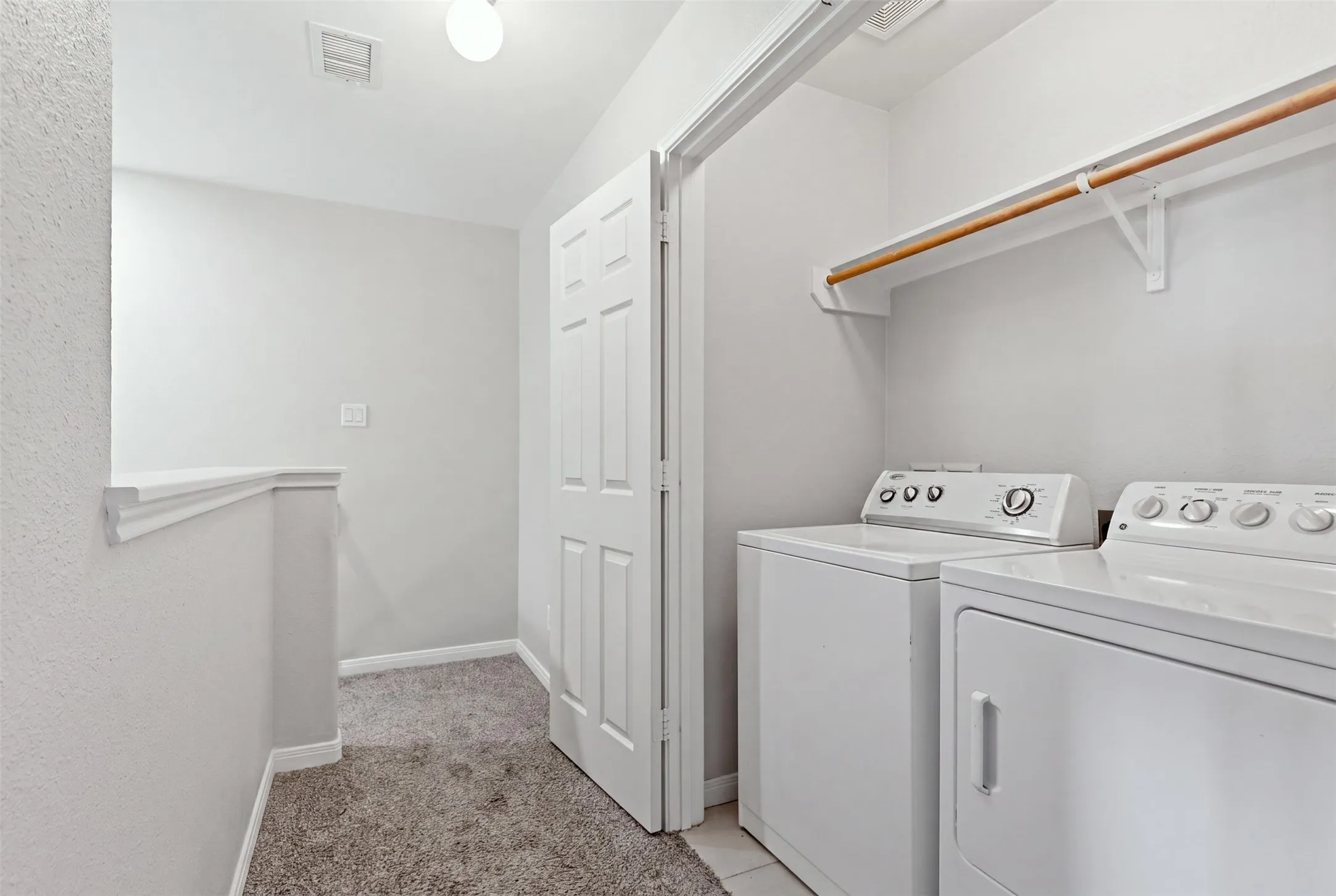 Single Family Residence For Sale in Tarrant County , 612 Lazy Crest Drive, Fort Worth, Texas 76140, 3 Bedroom, 3 Bathroom, 2 Garage spaces, 1,654 Sqft, built in 2011, mls#21345607, Real Estate Agent in Fort Worth, Homes For Sale in Tarrant county, Homes For Sale in Fort Worth, Realtor in Fort Worth Texas, Real Estate Brokerage Independent Realty Texas, Luminita Cordes Realtor