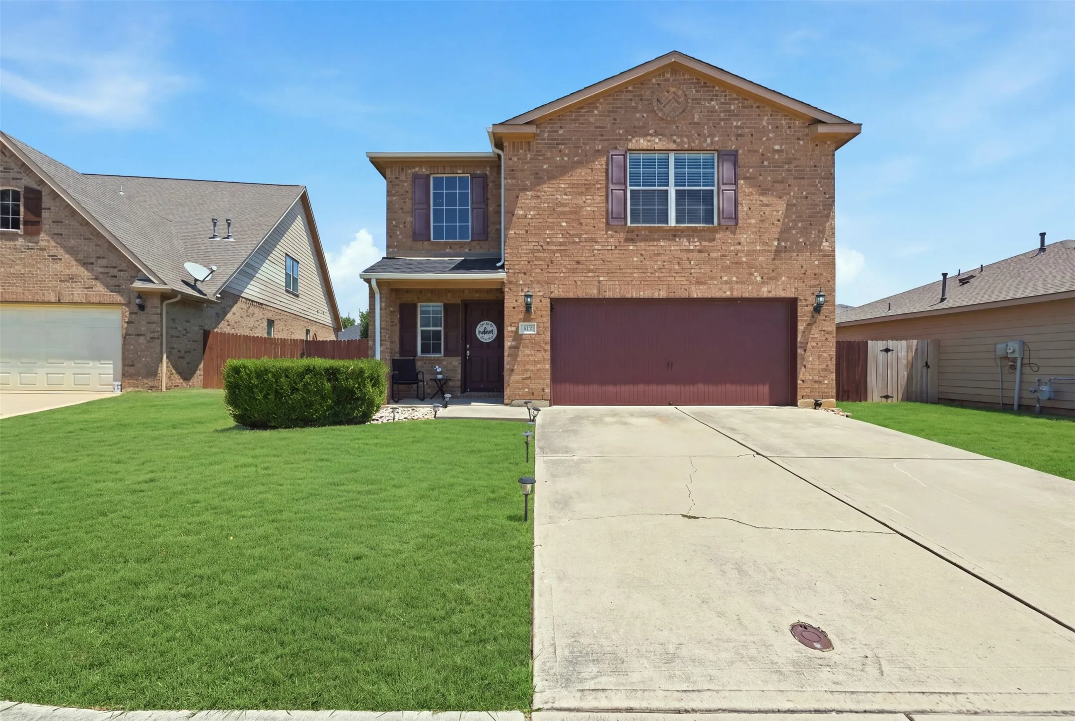 Single Family Residence For Sale in Tarrant County , 612 Lazy Crest Drive, Fort Worth, Texas 76140, 3 Bedroom, 3 Bathroom, 2 Garage spaces, 1,654 Sqft, built in 2011, mls#21345607, Real Estate Agent in Fort Worth, Homes For Sale in Tarrant county, Homes For Sale in Fort Worth, Realtor in Fort Worth Texas, Real Estate Brokerage Independent Realty Texas, Luminita Cordes Realtor