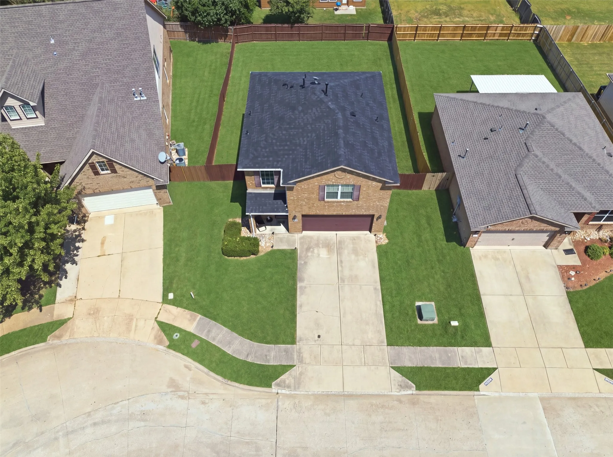 Single Family Residence For Sale in Tarrant County , 612 Lazy Crest Drive, Fort Worth, Texas 76140, 3 Bedroom, 3 Bathroom, 2 Garage spaces, 1,654 Sqft, built in 2011, mls#21345607, Real Estate Agent in Fort Worth, Homes For Sale in Tarrant county, Homes For Sale in Fort Worth, Realtor in Fort Worth Texas, Real Estate Brokerage Independent Realty Texas, Luminita Cordes Realtor