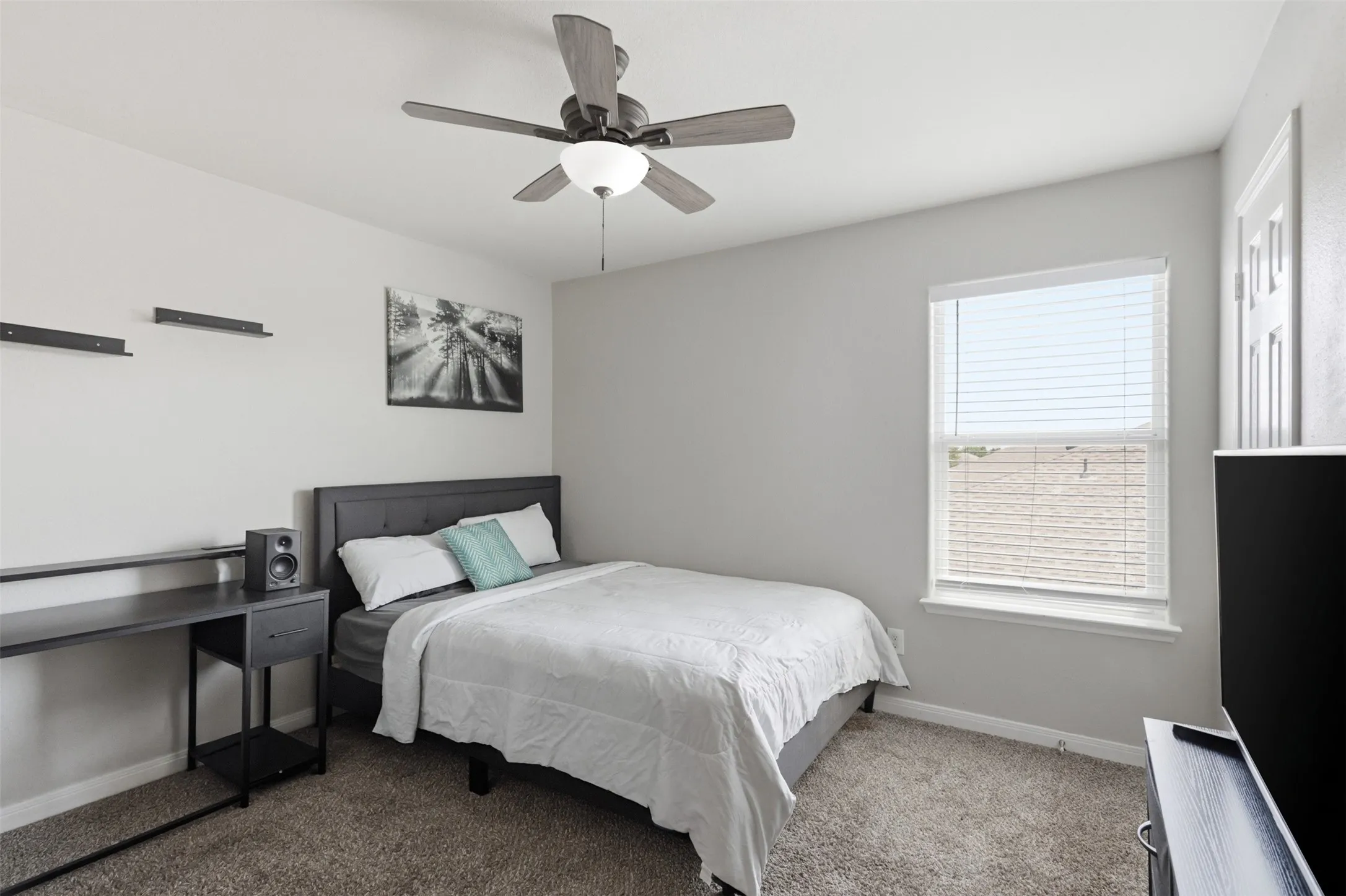 Single Family Residence For Sale in Tarrant County , 612 Lazy Crest Drive, Fort Worth, Texas 76140, 3 Bedroom, 3 Bathroom, 2 Garage spaces, 1,654 Sqft, built in 2011, mls#21345607, Real Estate Agent in Fort Worth, Homes For Sale in Tarrant county, Homes For Sale in Fort Worth, Realtor in Fort Worth Texas, Real Estate Brokerage Independent Realty Texas, Luminita Cordes Realtor