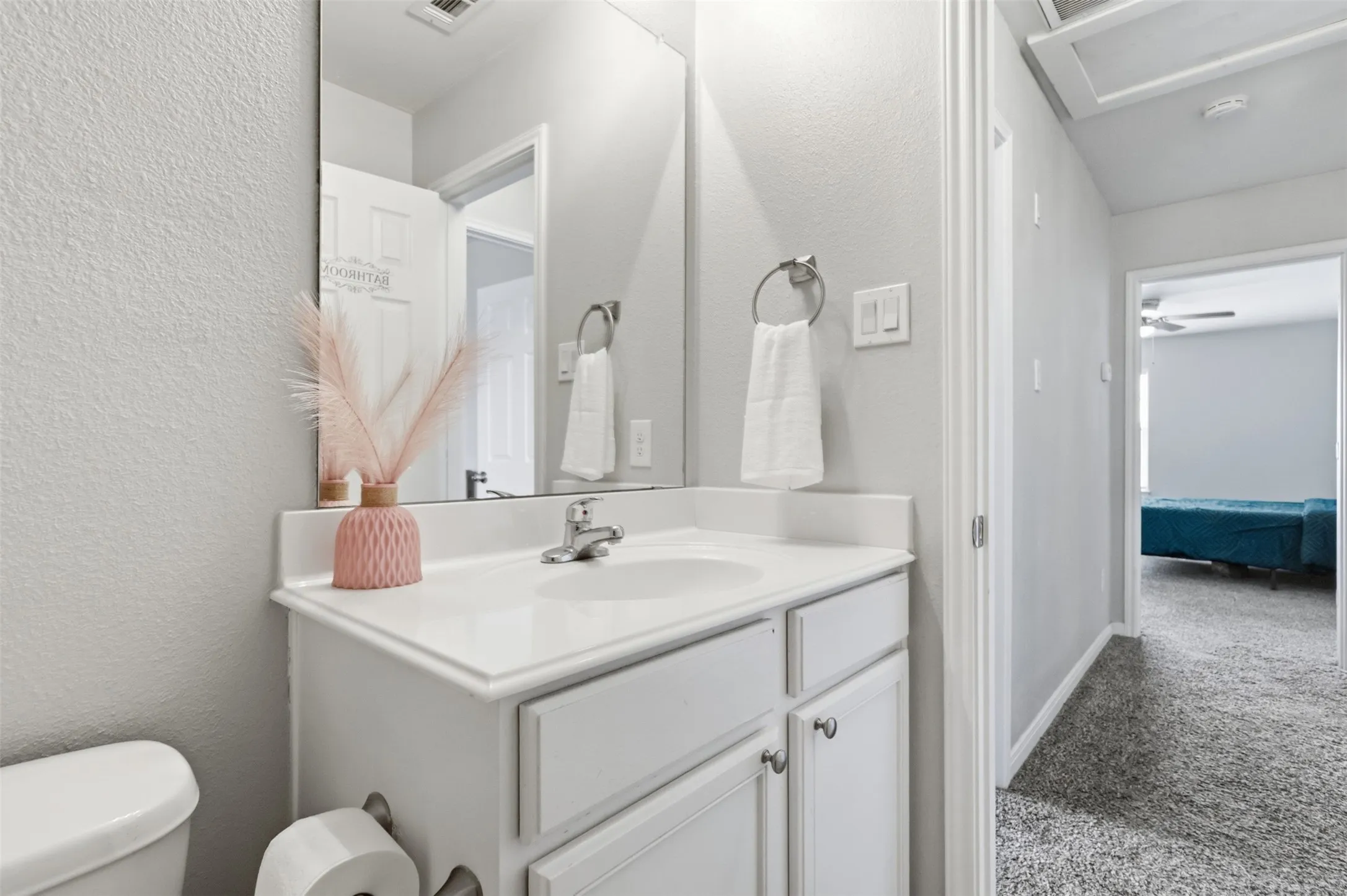 Single Family Residence For Sale in Tarrant County , 612 Lazy Crest Drive, Fort Worth, Texas 76140, 3 Bedroom, 3 Bathroom, 2 Garage spaces, 1,654 Sqft, built in 2011, mls#21345607, Real Estate Agent in Fort Worth, Homes For Sale in Tarrant county, Homes For Sale in Fort Worth, Realtor in Fort Worth Texas, Real Estate Brokerage Independent Realty Texas, Luminita Cordes Realtor