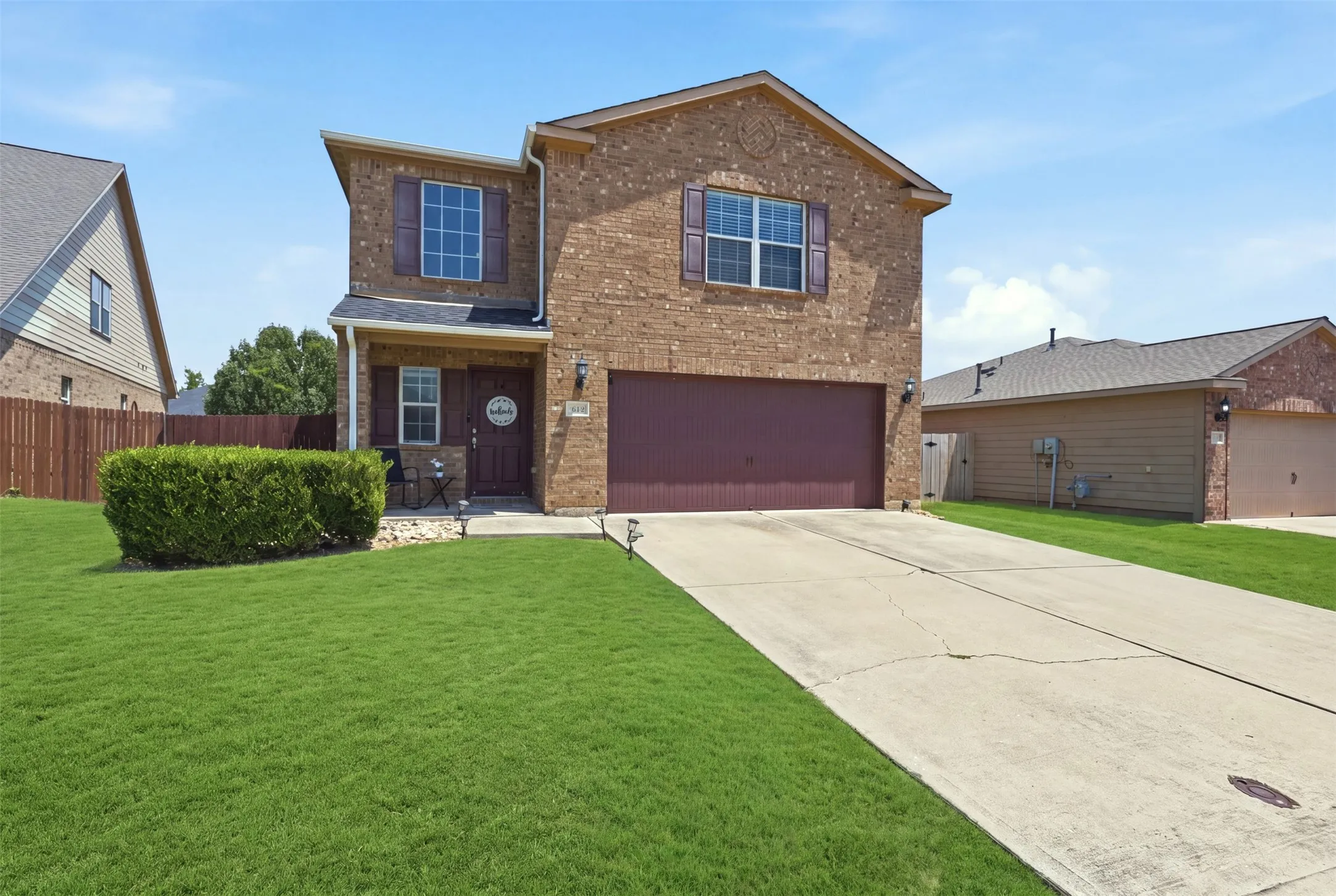 Single Family Residence For Sale in Tarrant County , 612 Lazy Crest Drive, Fort Worth, Texas 76140, 3 Bedroom, 3 Bathroom, 2 Garage spaces, 1,654 Sqft, built in 2011, mls#21345607, Real Estate Agent in Fort Worth, Homes For Sale in Tarrant county, Homes For Sale in Fort Worth, Realtor in Fort Worth Texas, Real Estate Brokerage Independent Realty Texas, Luminita Cordes Realtor