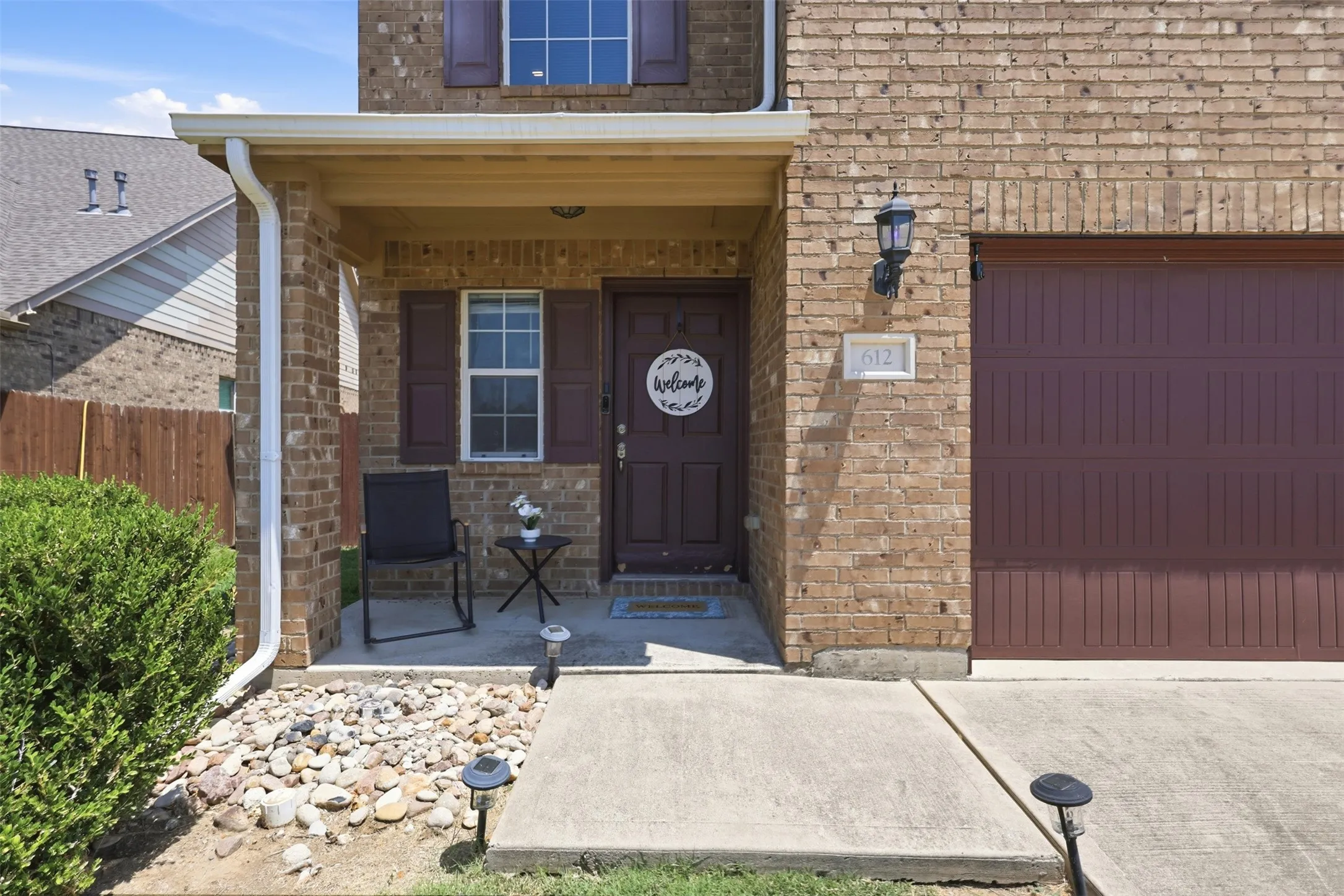 Single Family Residence For Sale in Tarrant County , 612 Lazy Crest Drive, Fort Worth, Texas 76140, 3 Bedroom, 3 Bathroom, 2 Garage spaces, 1,654 Sqft, built in 2011, mls#21345607, Real Estate Agent in Fort Worth, Homes For Sale in Tarrant county, Homes For Sale in Fort Worth, Realtor in Fort Worth Texas, Real Estate Brokerage Independent Realty Texas, Luminita Cordes Realtor
