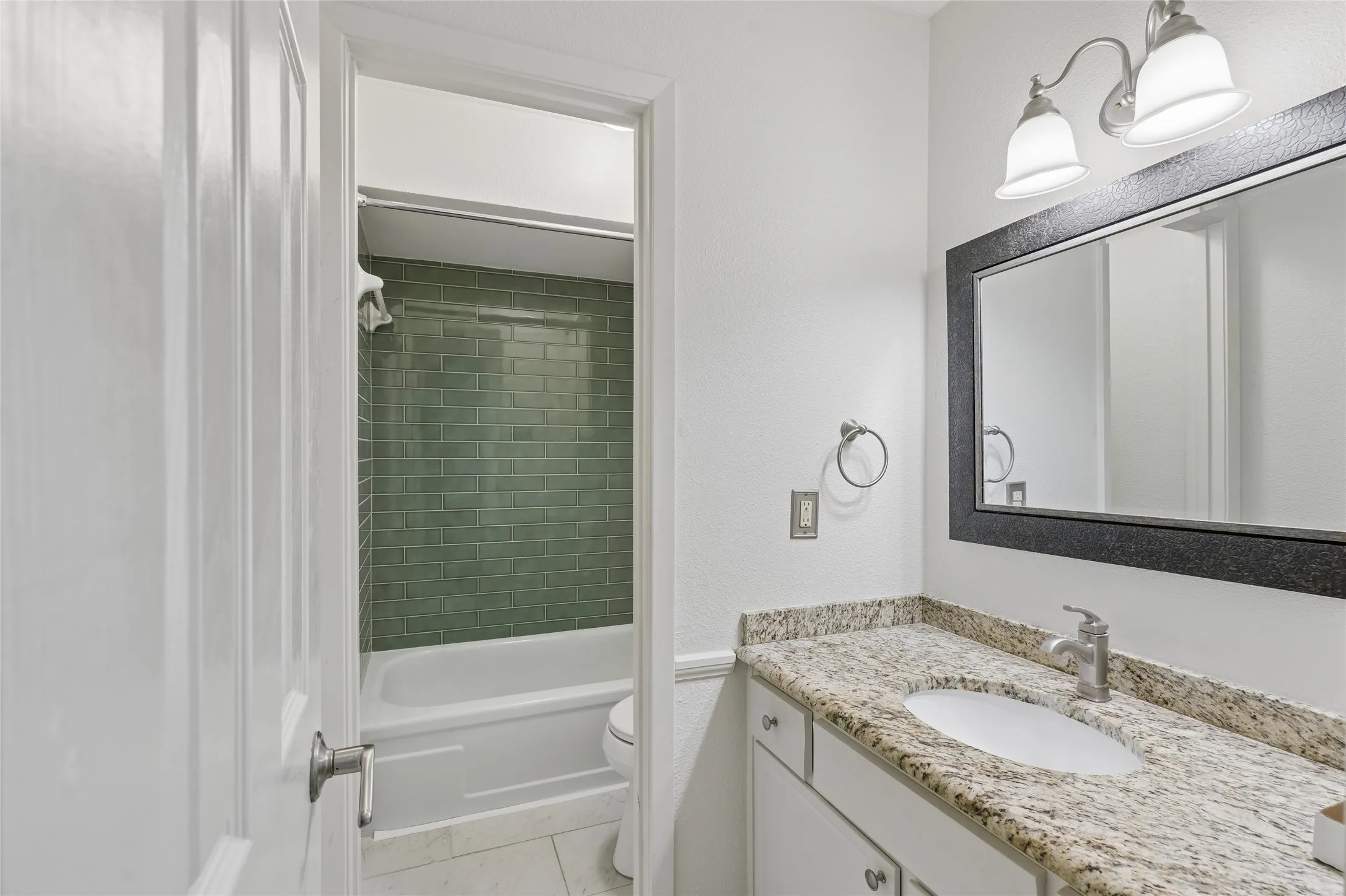 Condominium For Rent in Dallas County , 7518 Woodthrush Drive 17, Dallas, Texas 75230, 3 Bedroom, 3 Bathroom, Garage spaces, 1,520 Sqft, built in 1969, mls#21343854, Real Estate Agent in Dallas, Homes For Rent in Dallas county, Homes For Rent in Dallas, Realtor in Dallas Texas, Real Estate Brokerage Independent Realty Texas, Luminita Cordes Realtor