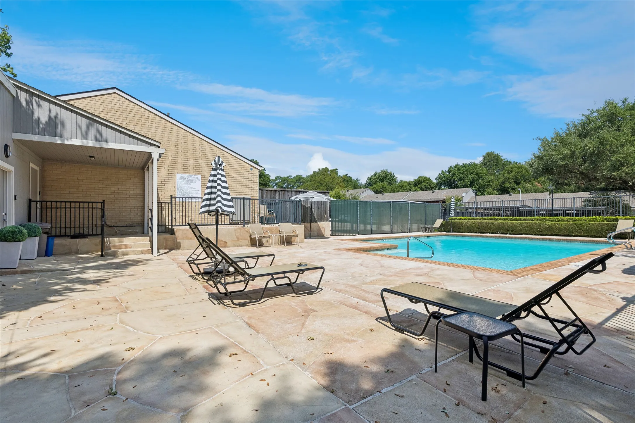 Condominium For Rent in Dallas County , 7518 Woodthrush Drive 17, Dallas, Texas 75230, 3 Bedroom, 3 Bathroom, Garage spaces, 1,520 Sqft, built in 1969, mls#21343854, Real Estate Agent in Dallas, Homes For Rent in Dallas county, Homes For Rent in Dallas, Realtor in Dallas Texas, Real Estate Brokerage Independent Realty Texas, Luminita Cordes Realtor