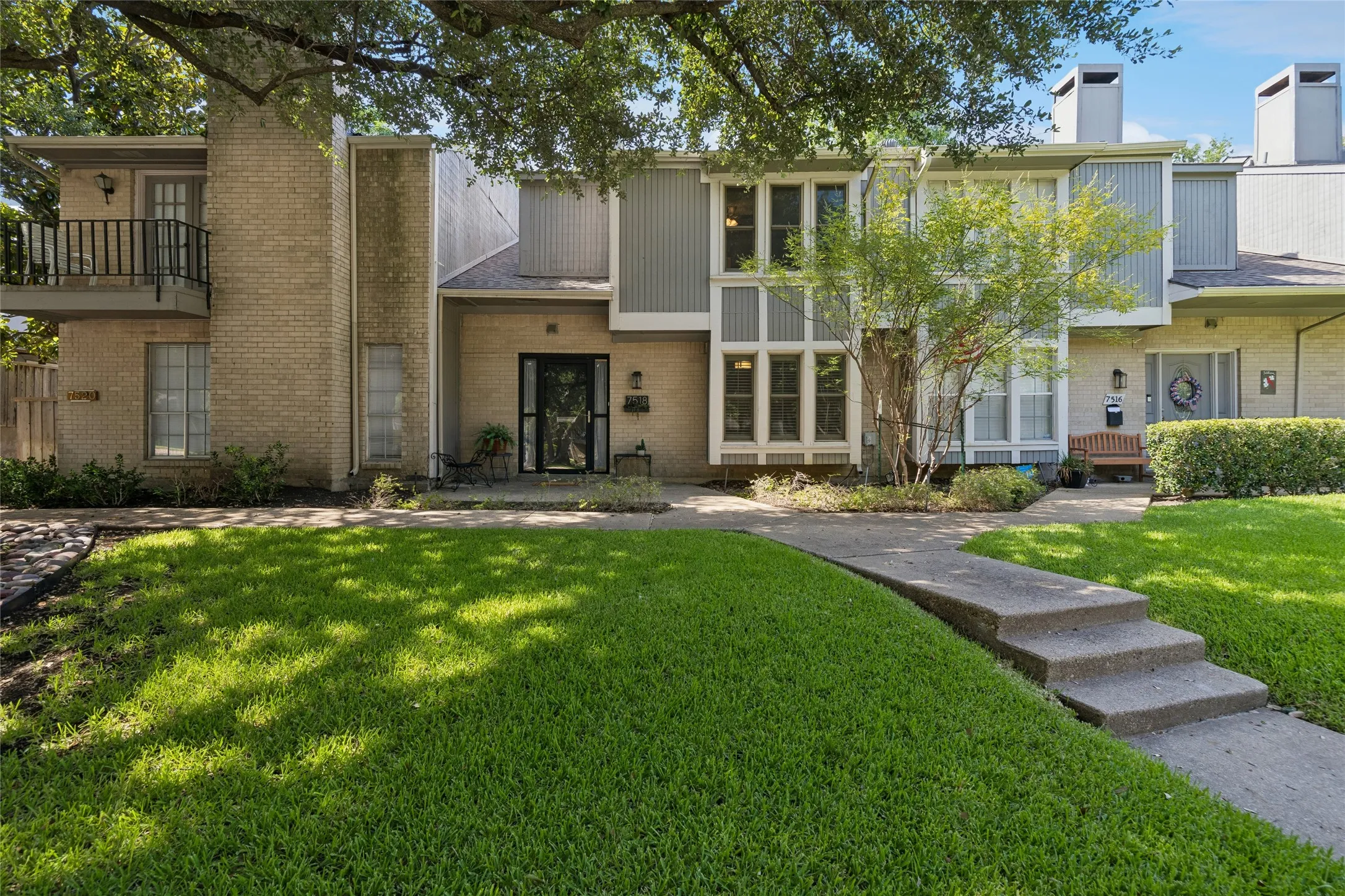 Condominium For Rent in Dallas County , 7518 Woodthrush Drive 17, Dallas, Texas 75230, 3 Bedroom, 3 Bathroom, Garage spaces, 1,520 Sqft, built in 1969, mls#21343854, Real Estate Agent in Dallas, Homes For Rent in Dallas county, Homes For Rent in Dallas, Realtor in Dallas Texas, Real Estate Brokerage Independent Realty Texas, Luminita Cordes Realtor