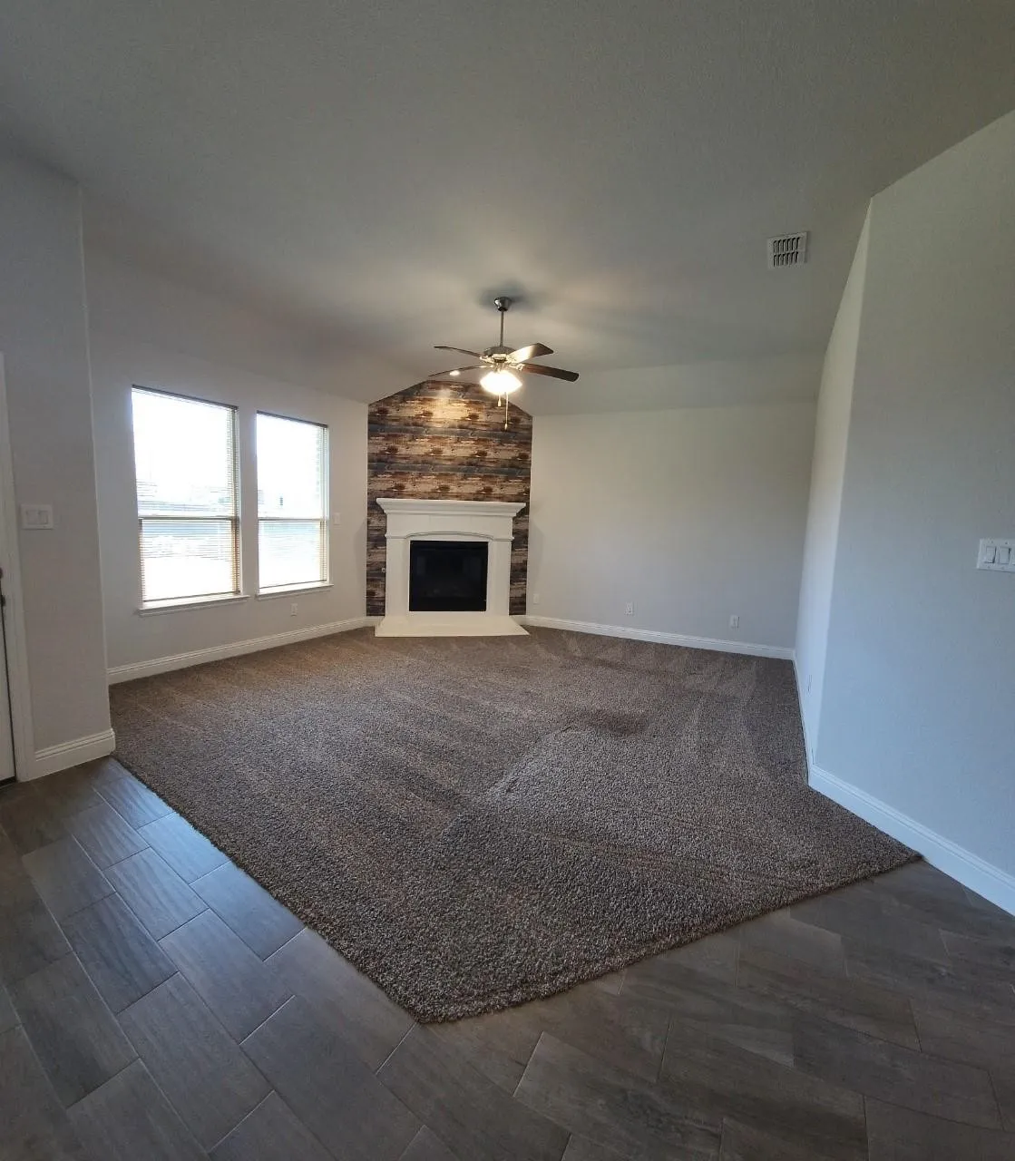 Single Family Residence For Rent in Denton County , 1801 Spinnaker Drive, Denton, Texas 76210, 3 Bedroom, 2 Bathroom, 2 Garage spaces, 1,867 Sqft, built in 2019, mls#21347480, Real Estate Agent in Denton, Homes For Rent in Denton county, Homes For Rent in Denton, Realtor in Denton Texas, Real Estate Brokerage Independent Realty Texas, Luminita Cordes Realtor