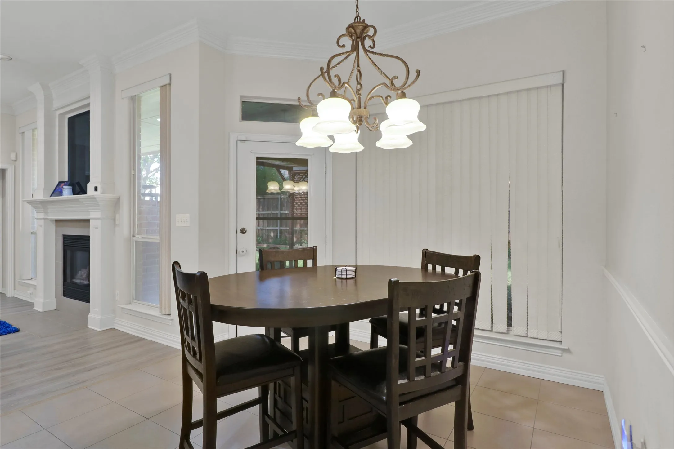 Breakfast area with backyard access.