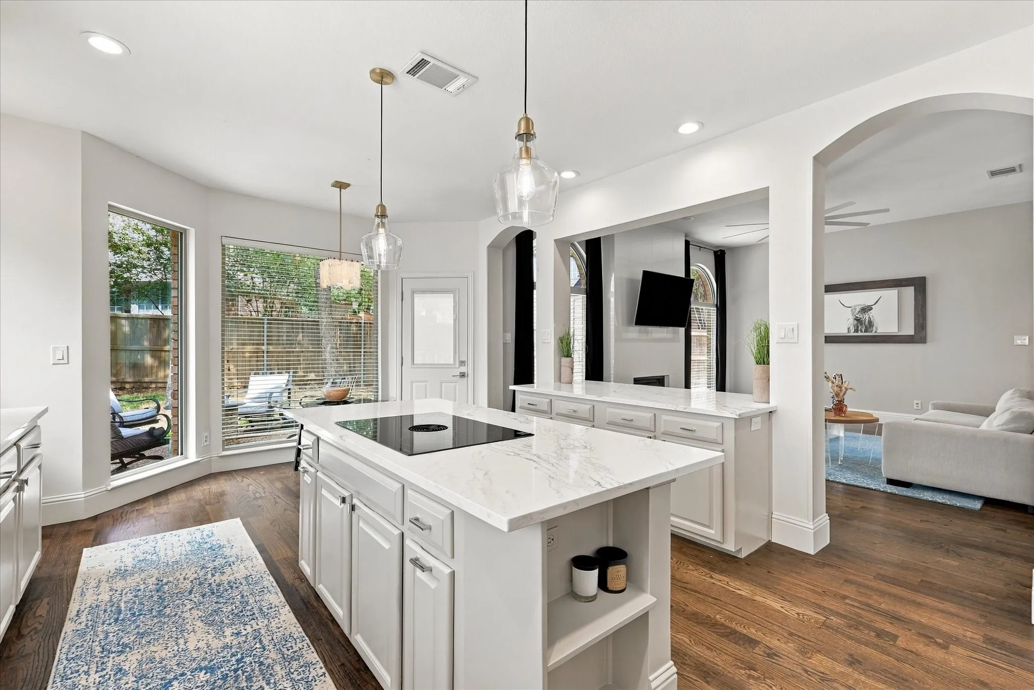 Single Family Residence For Sale in Denton County , 2610 Woodside Drive, Highland Village, Texas 75077, 4 Bedroom, 3 Bathroom, 2 Garage spaces, 2,815 Sqft, built in 1991, mls#21347484, Real Estate Agent in Highland Village, Homes For Sale in Denton county, Homes For Sale in Highland Village, Realtor in Highland Village Texas, Real Estate Brokerage Independent Realty Texas, Luminita Cordes Realtor