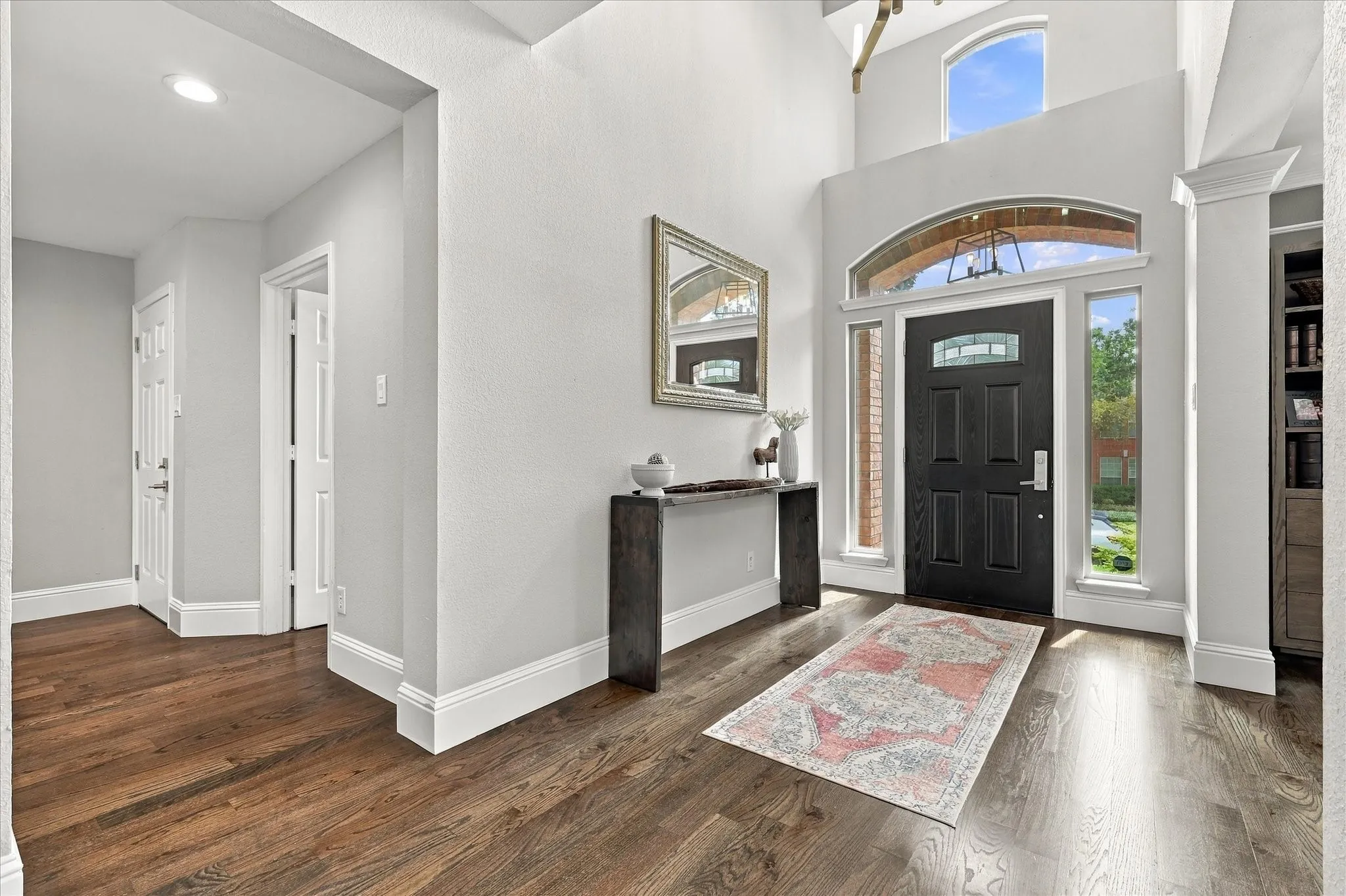 Single Family Residence For Sale in Denton County , 2610 Woodside Drive, Highland Village, Texas 75077, 4 Bedroom, 3 Bathroom, 2 Garage spaces, 2,815 Sqft, built in 1991, mls#21347484, Real Estate Agent in Highland Village, Homes For Sale in Denton county, Homes For Sale in Highland Village, Realtor in Highland Village Texas, Real Estate Brokerage Independent Realty Texas, Luminita Cordes Realtor
