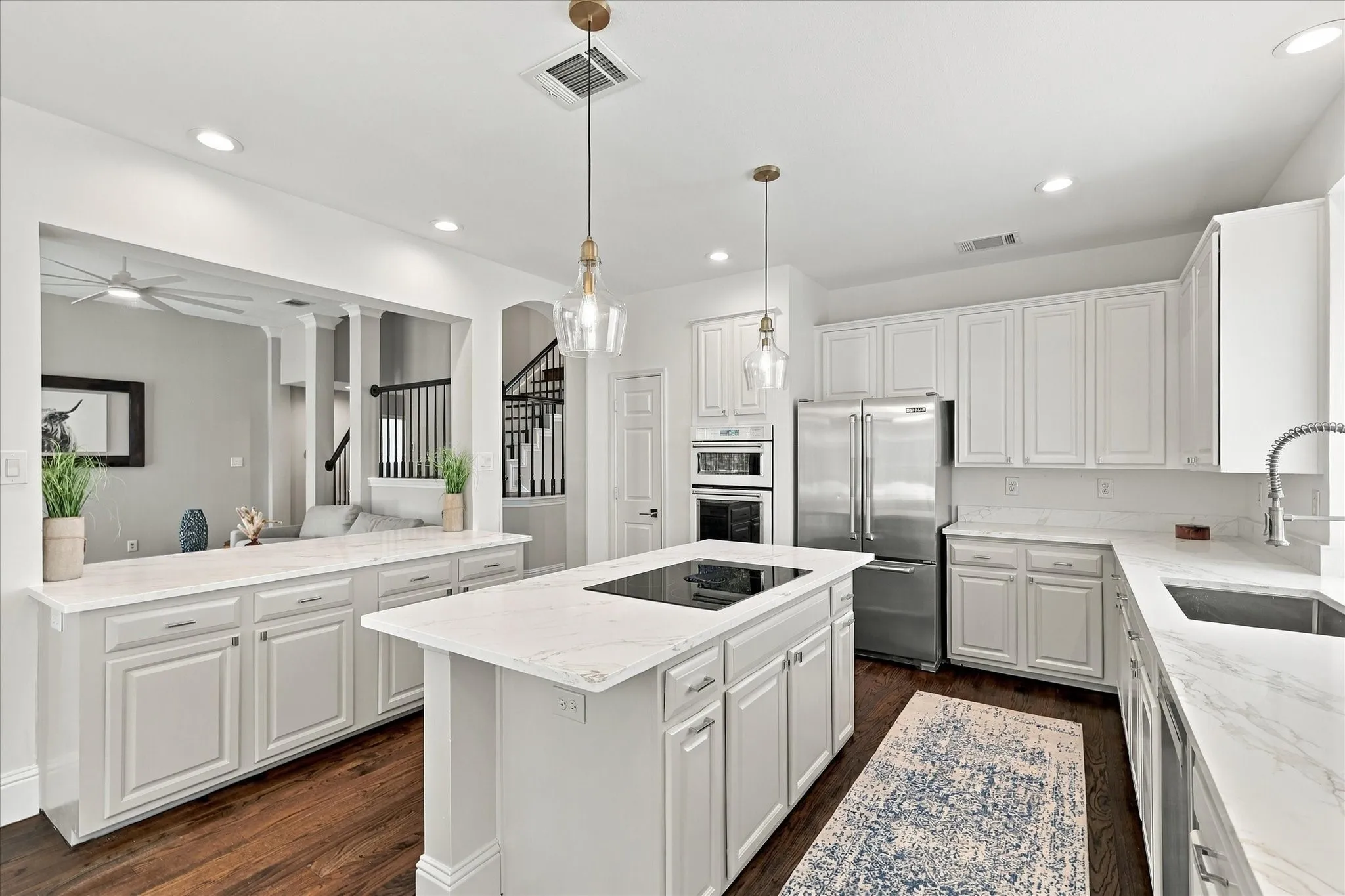 Single Family Residence For Sale in Denton County , 2610 Woodside Drive, Highland Village, Texas 75077, 4 Bedroom, 3 Bathroom, 2 Garage spaces, 2,815 Sqft, built in 1991, mls#21347484, Real Estate Agent in Highland Village, Homes For Sale in Denton county, Homes For Sale in Highland Village, Realtor in Highland Village Texas, Real Estate Brokerage Independent Realty Texas, Luminita Cordes Realtor