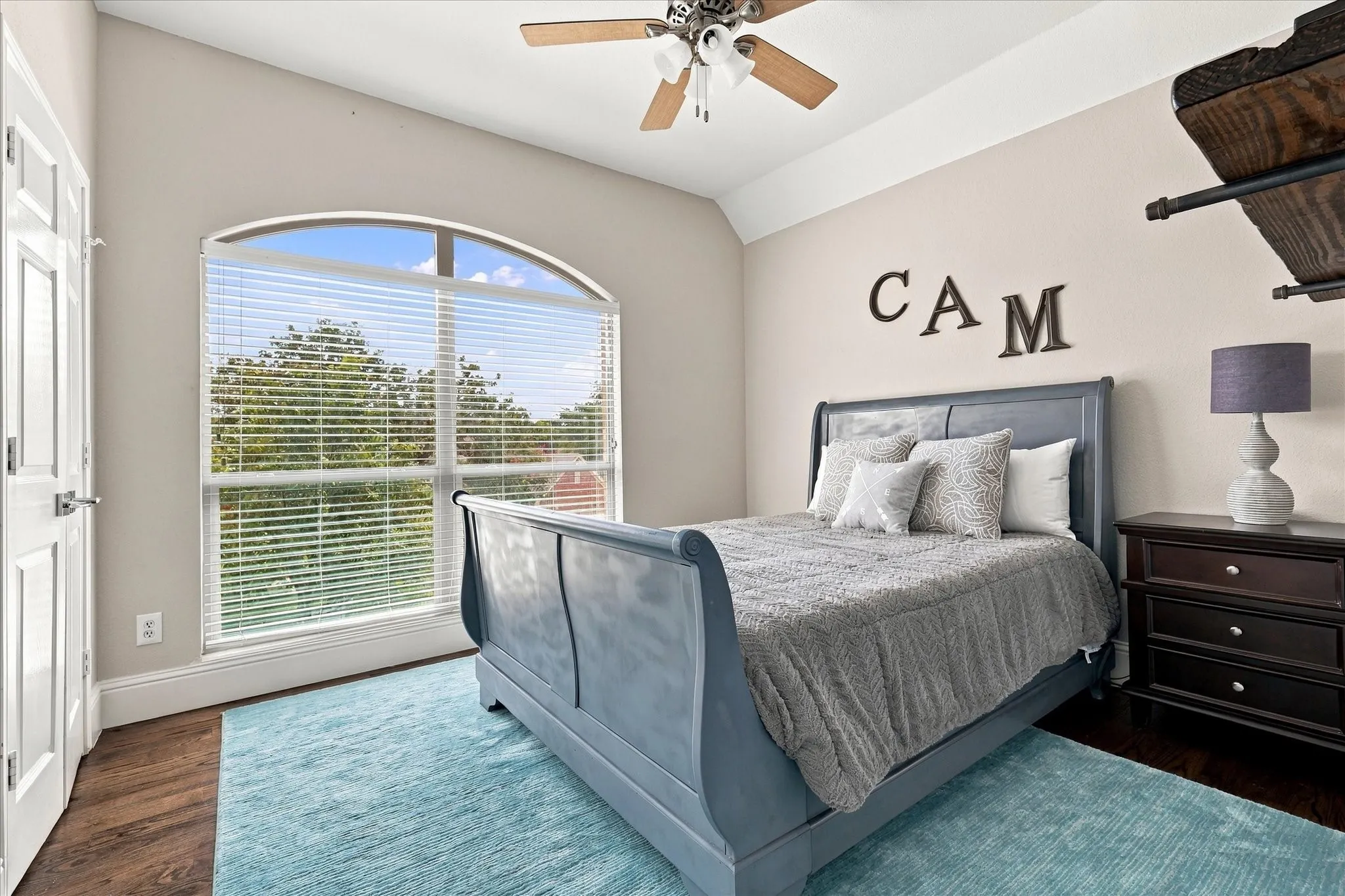 Single Family Residence For Sale in Denton County , 2610 Woodside Drive, Highland Village, Texas 75077, 4 Bedroom, 3 Bathroom, 2 Garage spaces, 2,815 Sqft, built in 1991, mls#21347484, Real Estate Agent in Highland Village, Homes For Sale in Denton county, Homes For Sale in Highland Village, Realtor in Highland Village Texas, Real Estate Brokerage Independent Realty Texas, Luminita Cordes Realtor