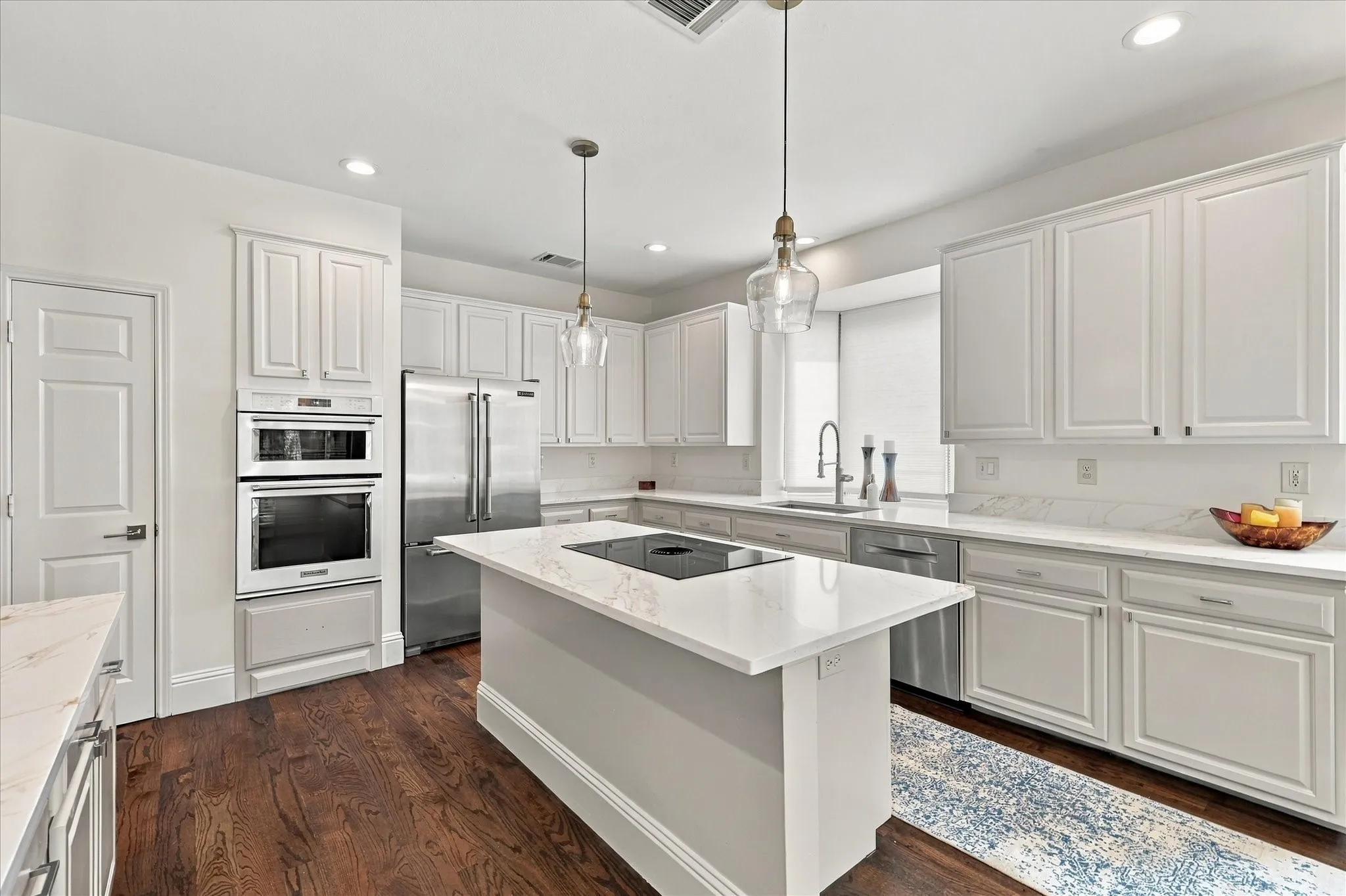 Single Family Residence For Sale in Denton County , 2610 Woodside Drive, Highland Village, Texas 75077, 4 Bedroom, 3 Bathroom, 2 Garage spaces, 2,815 Sqft, built in 1991, mls#21347484, Real Estate Agent in Highland Village, Homes For Sale in Denton county, Homes For Sale in Highland Village, Realtor in Highland Village Texas, Real Estate Brokerage Independent Realty Texas, Luminita Cordes Realtor