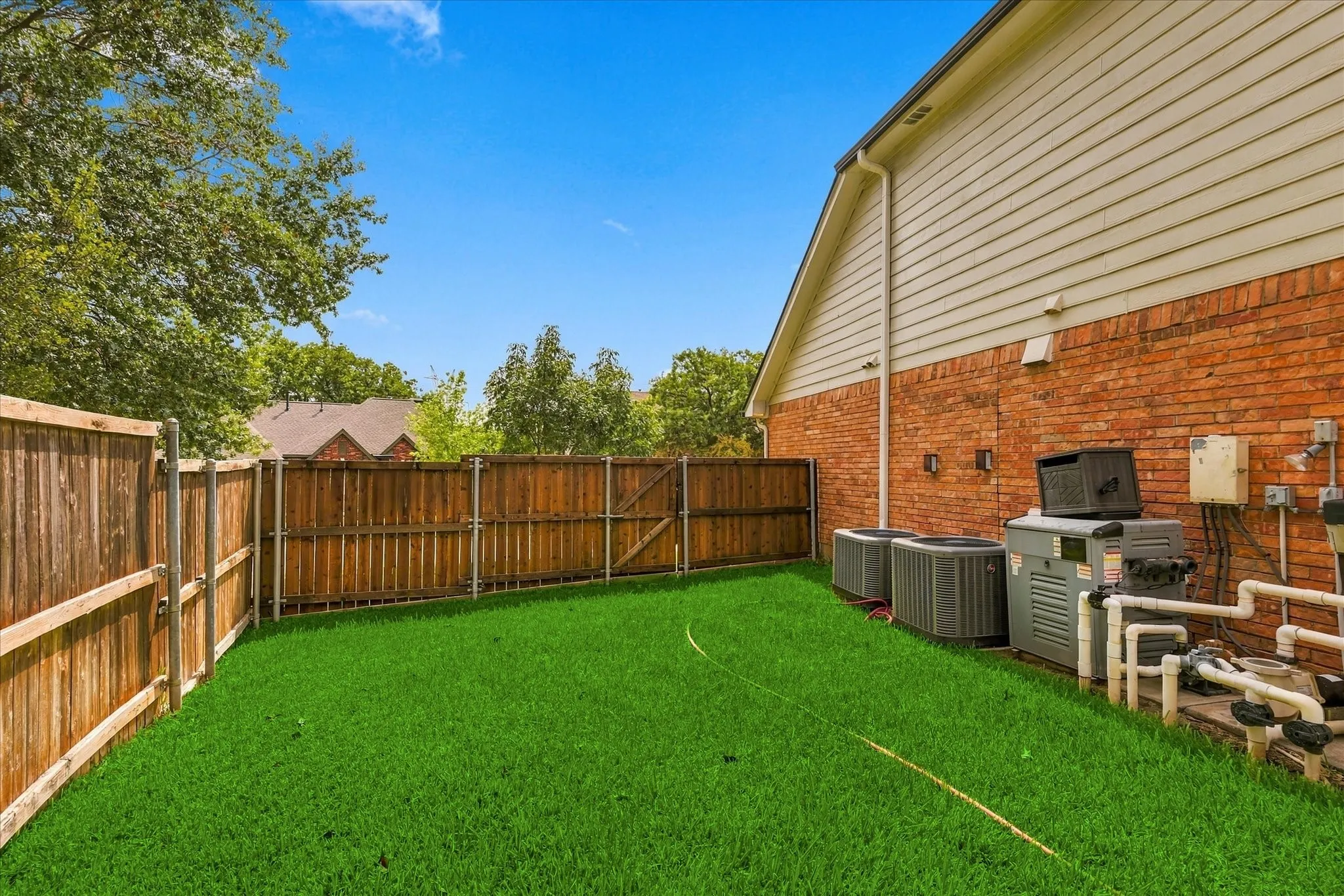 Single Family Residence For Sale in Denton County , 2610 Woodside Drive, Highland Village, Texas 75077, 4 Bedroom, 3 Bathroom, 2 Garage spaces, 2,815 Sqft, built in 1991, mls#21347484, Real Estate Agent in Highland Village, Homes For Sale in Denton county, Homes For Sale in Highland Village, Realtor in Highland Village Texas, Real Estate Brokerage Independent Realty Texas, Luminita Cordes Realtor