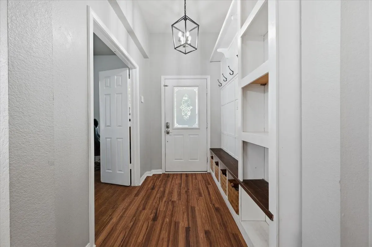 Single Family Residence For Sale in Denton County , 10104 Lakeview Drive, Providence Village, Texas 76227, 4 Bedroom, 2 Bathroom, 2 Garage spaces, 2,015 Sqft, built in 2003, mls#21344232, Real Estate Agent in Providence Village, Homes For Sale in Denton county, Homes For Sale in Providence Village, Realtor in Providence Village Texas, Real Estate Brokerage Independent Realty Texas, Luminita Cordes Realtor