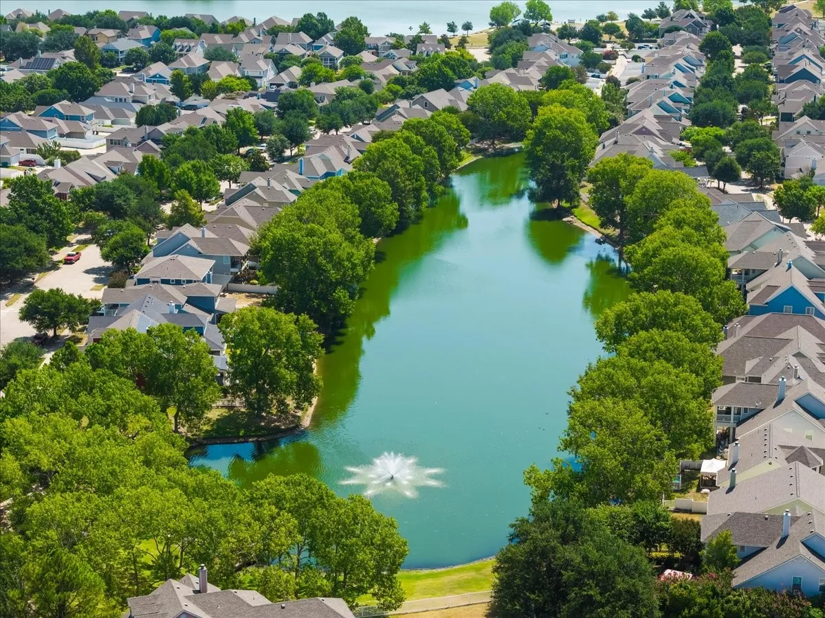 Single Family Residence For Sale in Denton County , 10104 Lakeview Drive, Providence Village, Texas 76227, 4 Bedroom, 2 Bathroom, 2 Garage spaces, 2,015 Sqft, built in 2003, mls#21344232, Real Estate Agent in Providence Village, Homes For Sale in Denton county, Homes For Sale in Providence Village, Realtor in Providence Village Texas, Real Estate Brokerage Independent Realty Texas, Luminita Cordes Realtor