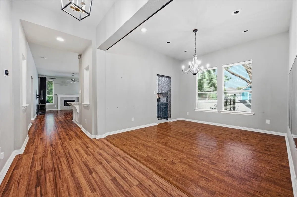 Single Family Residence For Sale in Denton County , 10104 Lakeview Drive, Providence Village, Texas 76227, 4 Bedroom, 2 Bathroom, 2 Garage spaces, 2,015 Sqft, built in 2003, mls#21344232, Real Estate Agent in Providence Village, Homes For Sale in Denton county, Homes For Sale in Providence Village, Realtor in Providence Village Texas, Real Estate Brokerage Independent Realty Texas, Luminita Cordes Realtor