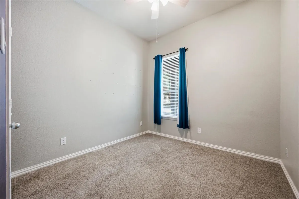 Single Family Residence For Sale in Denton County , 10104 Lakeview Drive, Providence Village, Texas 76227, 4 Bedroom, 2 Bathroom, 2 Garage spaces, 2,015 Sqft, built in 2003, mls#21344232, Real Estate Agent in Providence Village, Homes For Sale in Denton county, Homes For Sale in Providence Village, Realtor in Providence Village Texas, Real Estate Brokerage Independent Realty Texas, Luminita Cordes Realtor