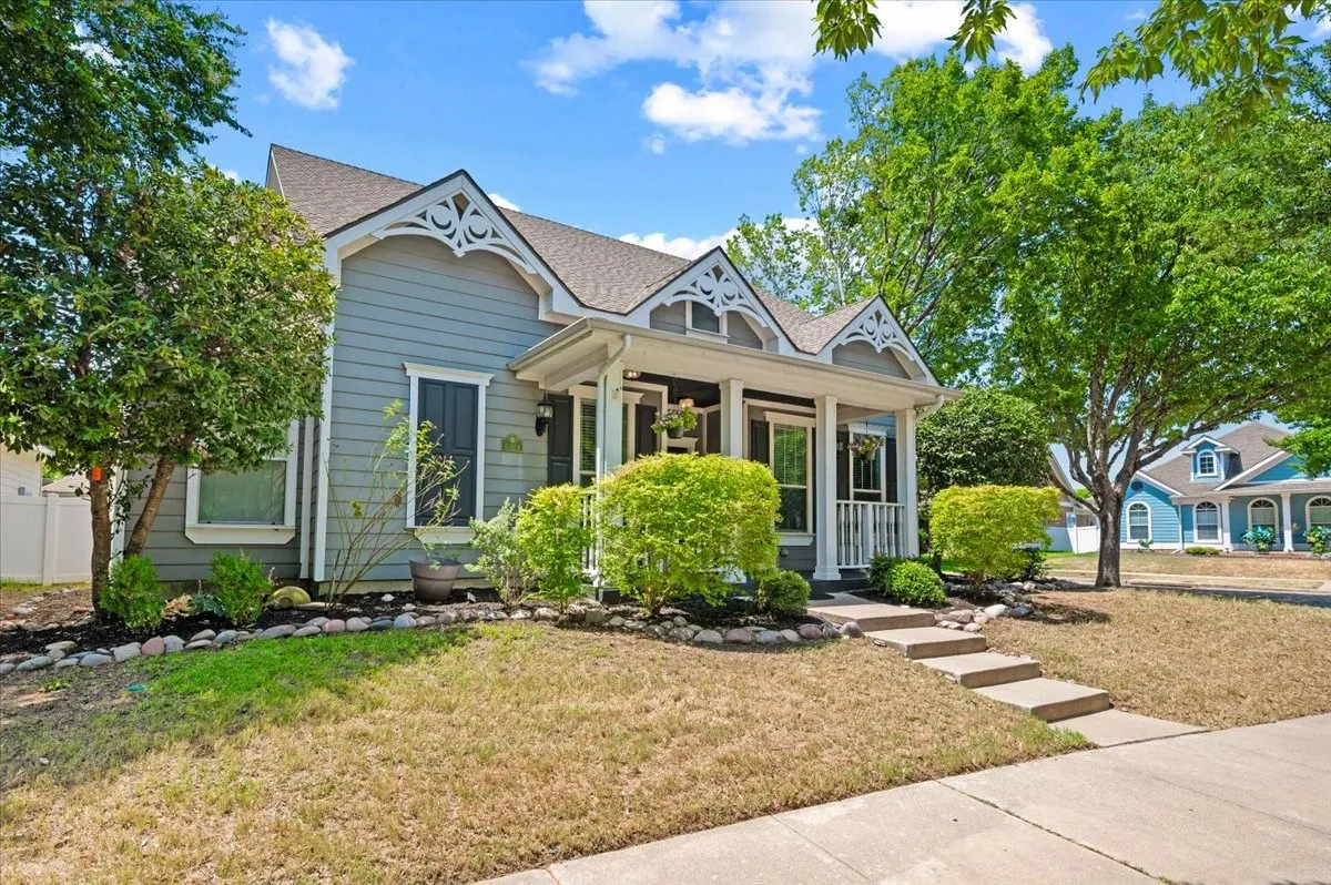 Single Family Residence For Sale in Denton County , 10104 Lakeview Drive, Providence Village, Texas 76227, 4 Bedroom, 2 Bathroom, 2 Garage spaces, 2,015 Sqft, built in 2003, mls#21344232, Real Estate Agent in Providence Village, Homes For Sale in Denton county, Homes For Sale in Providence Village, Realtor in Providence Village Texas, Real Estate Brokerage Independent Realty Texas, Luminita Cordes Realtor