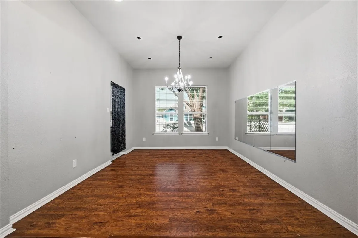 Single Family Residence For Sale in Denton County , 10104 Lakeview Drive, Providence Village, Texas 76227, 4 Bedroom, 2 Bathroom, 2 Garage spaces, 2,015 Sqft, built in 2003, mls#21344232, Real Estate Agent in Providence Village, Homes For Sale in Denton county, Homes For Sale in Providence Village, Realtor in Providence Village Texas, Real Estate Brokerage Independent Realty Texas, Luminita Cordes Realtor