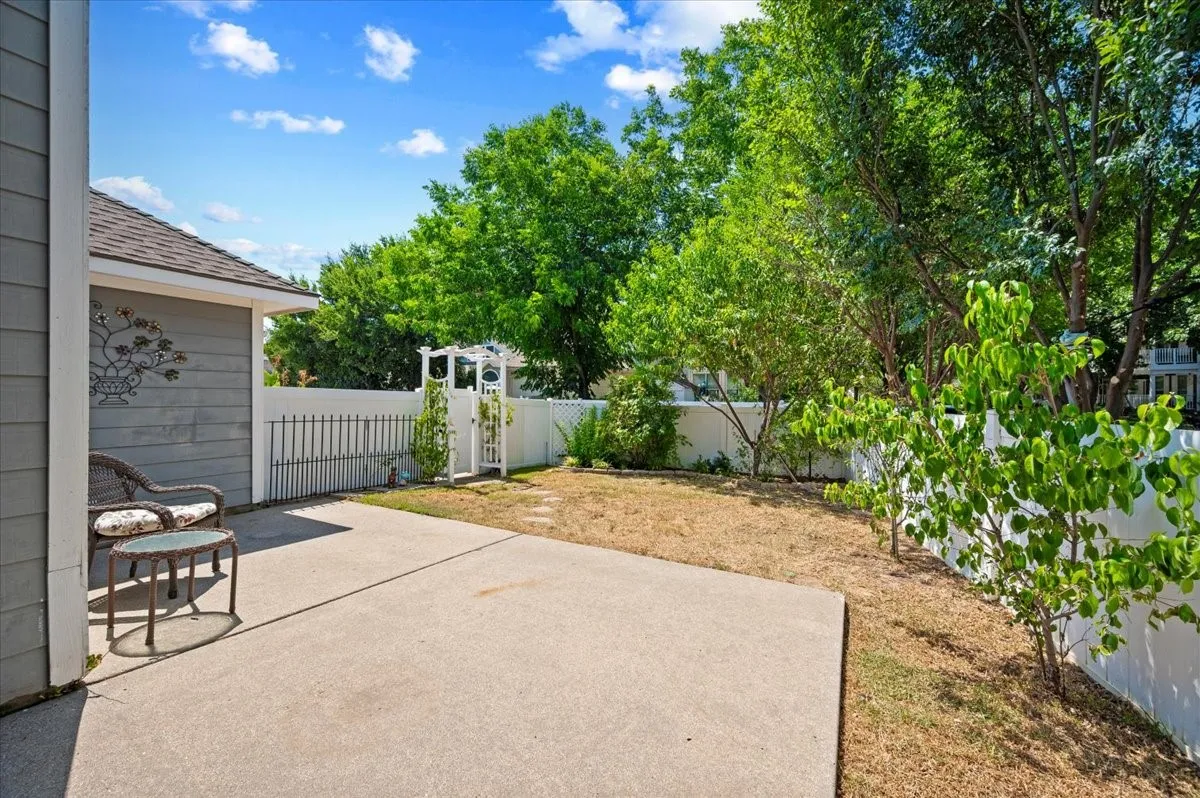 Single Family Residence For Sale in Denton County , 10104 Lakeview Drive, Providence Village, Texas 76227, 4 Bedroom, 2 Bathroom, 2 Garage spaces, 2,015 Sqft, built in 2003, mls#21344232, Real Estate Agent in Providence Village, Homes For Sale in Denton county, Homes For Sale in Providence Village, Realtor in Providence Village Texas, Real Estate Brokerage Independent Realty Texas, Luminita Cordes Realtor