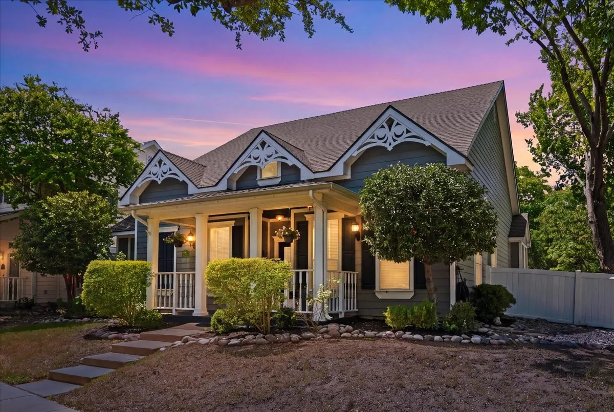 Single Family Residence For Sale in Denton County , 10104 Lakeview Drive, Providence Village, Texas 76227, 4 Bedroom, 2 Bathroom, 2 Garage spaces, 2,015 Sqft, built in 2003, mls#21344232, Real Estate Agent in Providence Village, Homes For Sale in Denton county, Homes For Sale in Providence Village, Realtor in Providence Village Texas, Real Estate Brokerage Independent Realty Texas, Luminita Cordes Realtor
