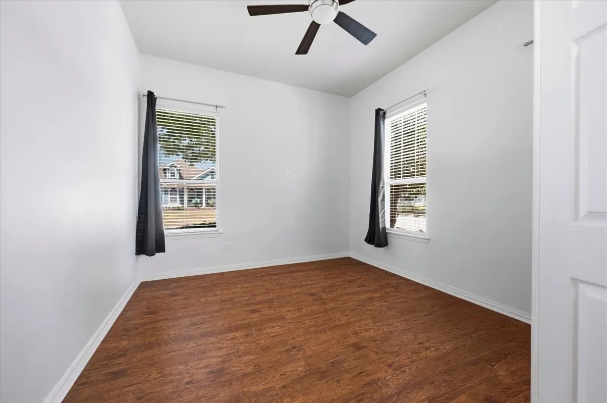 Single Family Residence For Sale in Denton County , 10104 Lakeview Drive, Providence Village, Texas 76227, 4 Bedroom, 2 Bathroom, 2 Garage spaces, 2,015 Sqft, built in 2003, mls#21344232, Real Estate Agent in Providence Village, Homes For Sale in Denton county, Homes For Sale in Providence Village, Realtor in Providence Village Texas, Real Estate Brokerage Independent Realty Texas, Luminita Cordes Realtor