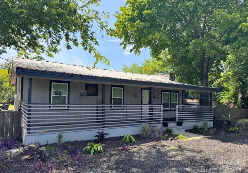 Single Family Residence For Sale in Hunt County , 1101 Redoak Drive, West Tawakoni, Texas 75474, 5 Bedrooms, 2 Bathrooms, Garage spaces, 2,860 Sqft, built in 1976, Price $287,999, mls#21347342, Real Estate Agent in West Tawakoni, Homes For Sale in Hunt county, Homes For Sale in West Tawakoni, Realtor in West Tawakoni Texas, Real Estate Brokerage Independent Realty Texas, Luminita Cordes Realtor