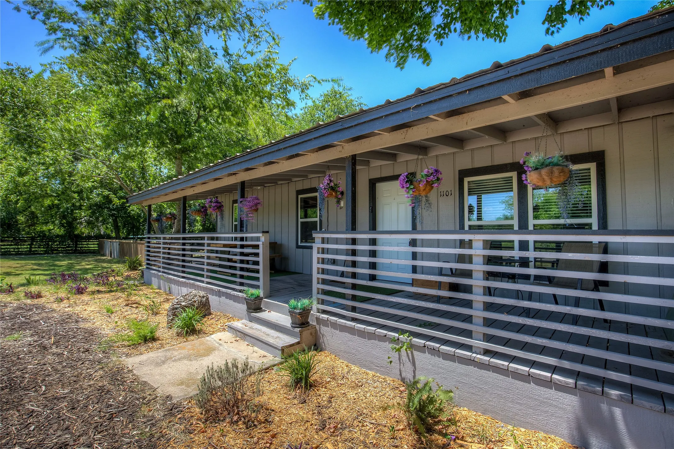 Single Family Residence For Sale in Hunt County , 1101 Redoak Drive, West Tawakoni, Texas 75474, 5 Bedrooms, 2 Bathrooms, Garage spaces, 2,860 Sqft, built in 1976, Price $287,999, mls#21347342, Real Estate Agent in West Tawakoni, Homes For Sale in Hunt county, Homes For Sale in West Tawakoni, Realtor in West Tawakoni Texas, Real Estate Brokerage Independent Realty Texas, Luminita Cordes Realtor