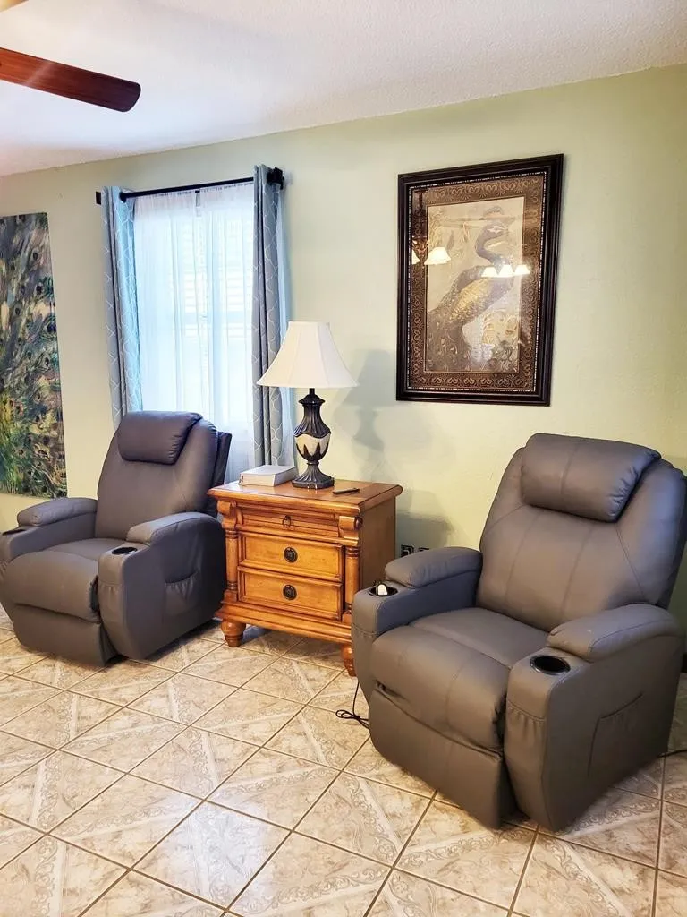 Single Family Residence For Sale in Henderson County , 4446 Fm 607 S, Larue, Texas 75770, 4 Bedrooms, 2 Bathrooms, 2 Garage spaces, 2,260 Sqft, built in 1994, Price $395,000, mls#21347493, Real Estate Agent in Larue, Homes For Sale in Henderson county, Homes For Sale in Larue, Realtor in Larue Texas, Real Estate Brokerage Independent Realty Texas, Luminita Cordes Realtor