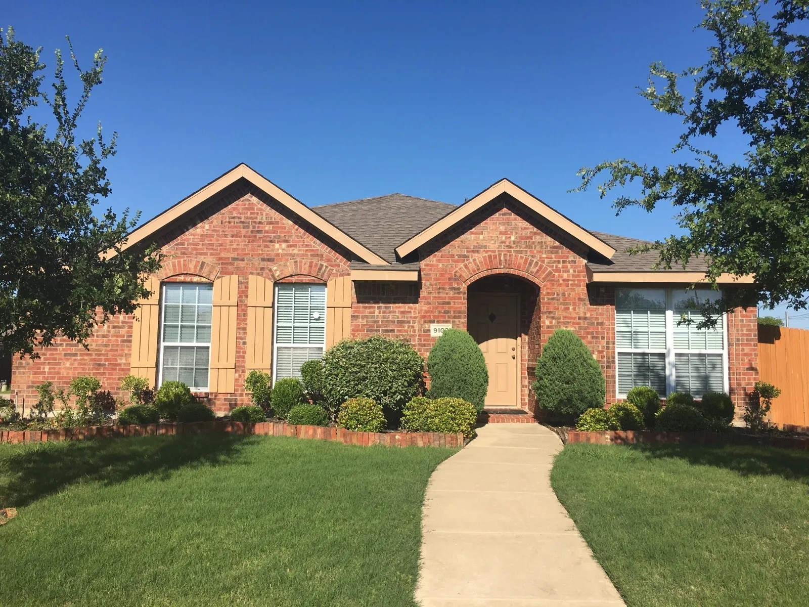 Single Family Residence For Rent in Denton County , 9102 Gaspard Court, Frisco, Texas 75033, 4 Bedroom, 2 Bathroom, 2 Garage spaces, 2,143 Sqft, built in 2002, mls#21347494, Real Estate Agent in Frisco, Homes For Rent in Denton county, Homes For Rent in Frisco, Realtor in Frisco Texas, Real Estate Brokerage Independent Realty Texas, Luminita Cordes Realtor