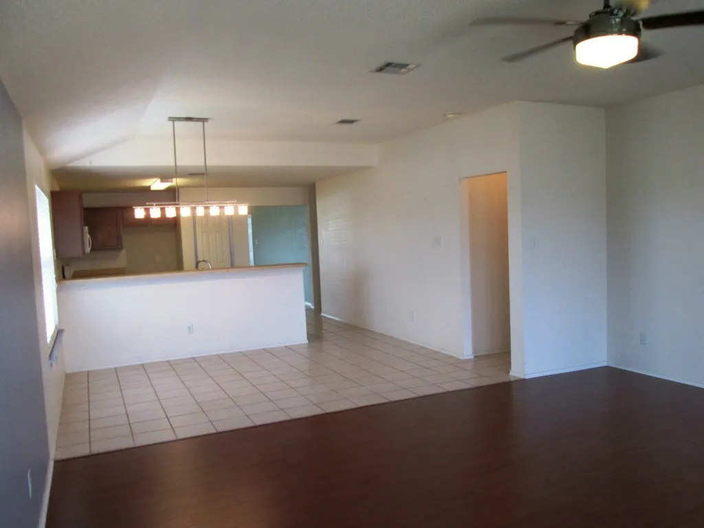 Single Family Residence For Rent in Denton County , 9102 Gaspard Court, Frisco, Texas 75033, 4 Bedroom, 2 Bathroom, 2 Garage spaces, 2,143 Sqft, built in 2002, mls#21347494, Real Estate Agent in Frisco, Homes For Rent in Denton county, Homes For Rent in Frisco, Realtor in Frisco Texas, Real Estate Brokerage Independent Realty Texas, Luminita Cordes Realtor