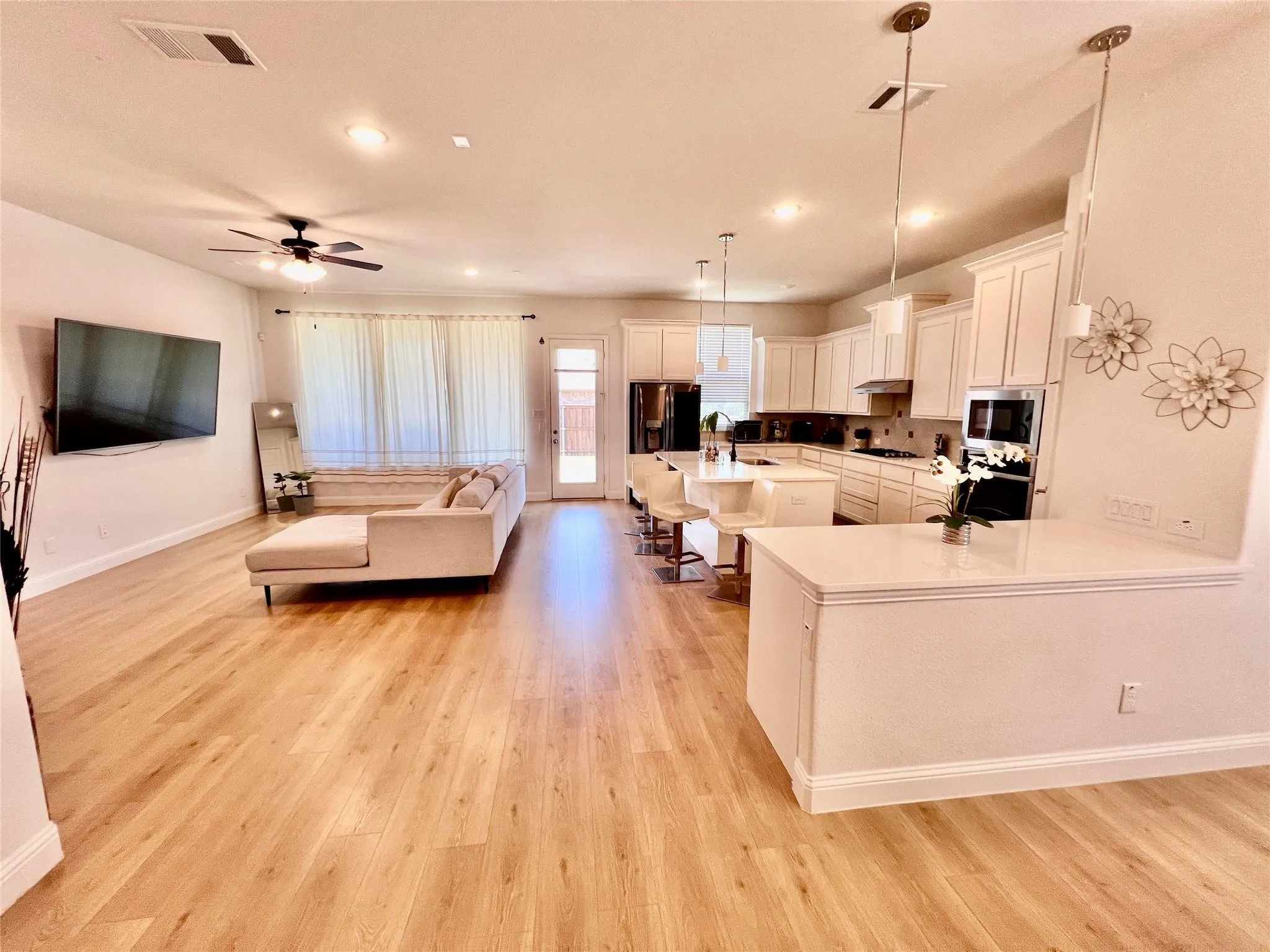 Single Family Residence For Rent in Dallas County , 7506 Coronado Drive, Rowlett, Texas 75088, 4 Bedroom, 4 Bathroom, 2 Garage spaces, 2,934 Sqft, built in 2020, mls#21346372, Real Estate Agent in Rowlett, Homes For Rent in Dallas county, Homes For Rent in Rowlett, Realtor in Rowlett Texas, Real Estate Brokerage Independent Realty Texas, Luminita Cordes Realtor