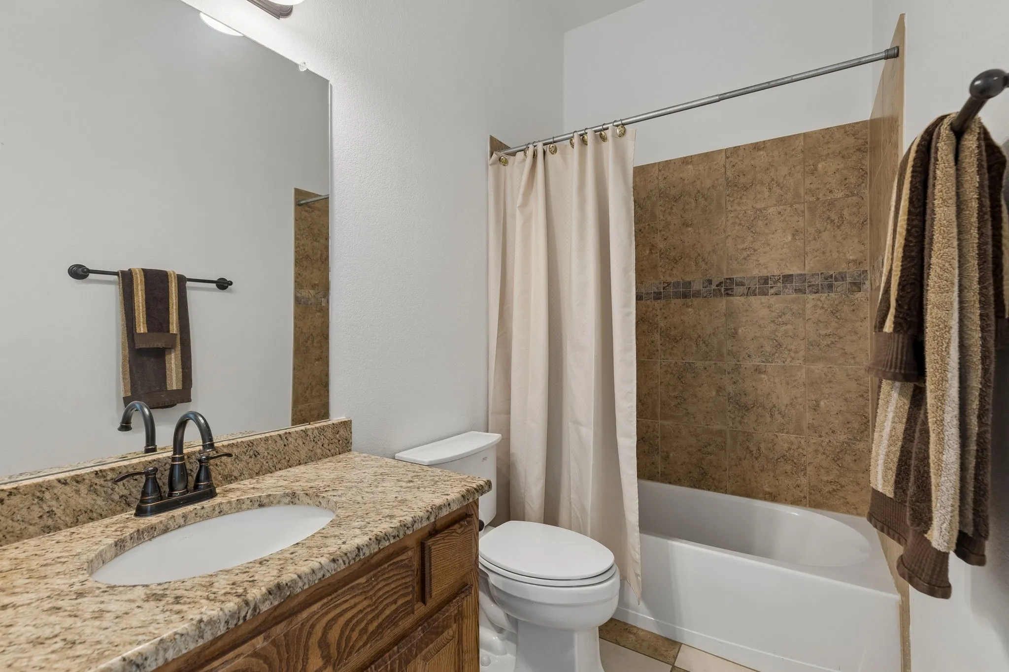 Guest room ensuite on 1st floor