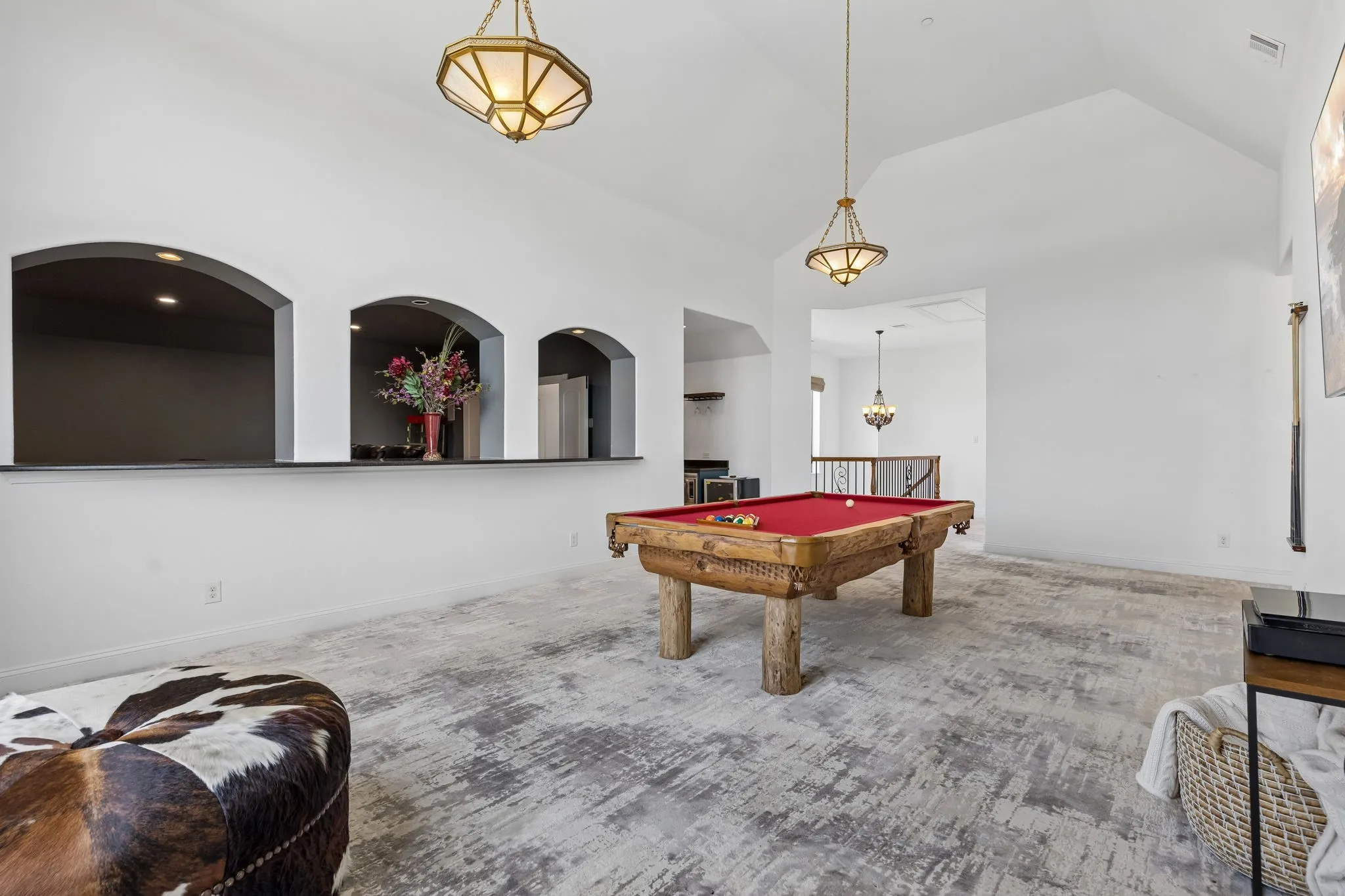 Spacious game room or flex space on the 2nd floor