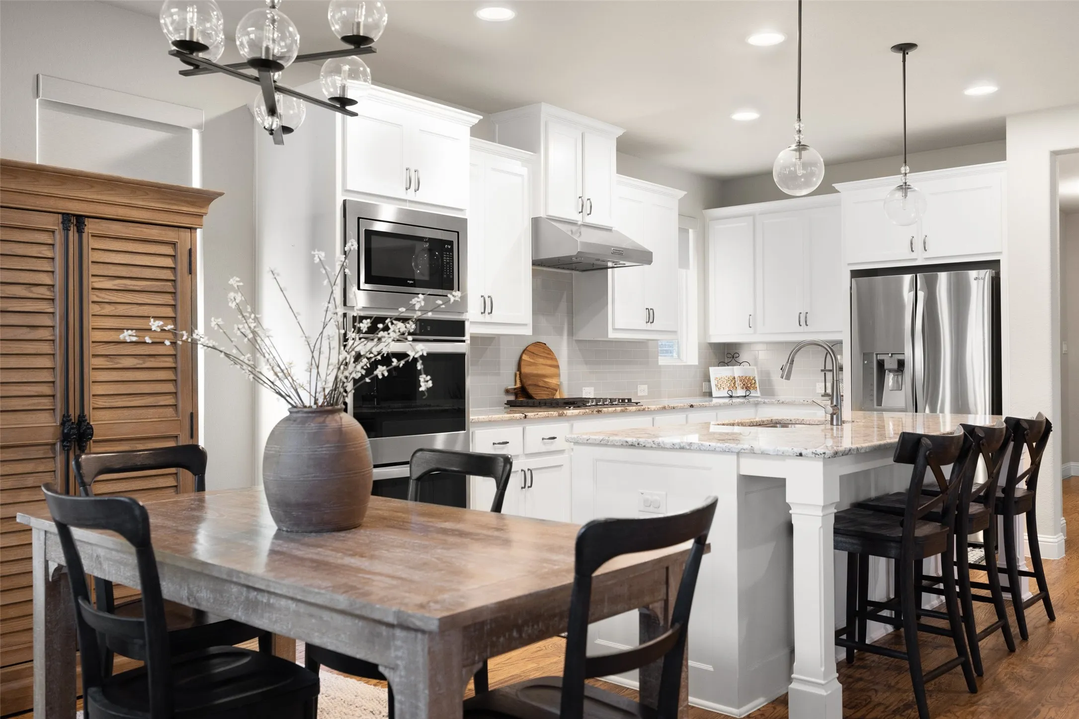 Single Family Residence For Sale in Denton County , 4544 Oriel Lane, Carrollton, Texas 75010, 3 Bedroom, 4 Bathroom, 2 Garage spaces, 3,005 Sqft, built in 2018, mls#21343441, Real Estate Agent in Carrollton, Homes For Sale in Denton county, Homes For Sale in Carrollton, Realtor in Carrollton Texas, Real Estate Brokerage Independent Realty Texas, Luminita Cordes Realtor