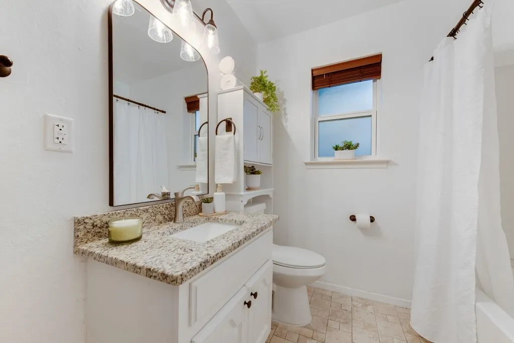 Single Family Residence For Sale in Tarrant County , 913 Childers Avenue, Benbrook, Texas 76126, 3 Bedroom, 2 Bathroom, 2 Garage spaces, 1,413 Sqft, built in 1970, mls#21347502, Real Estate Agent in Benbrook, Homes For Sale in Tarrant county, Homes For Sale in Benbrook, Realtor in Benbrook Texas, Real Estate Brokerage Independent Realty Texas, Luminita Cordes Realtor