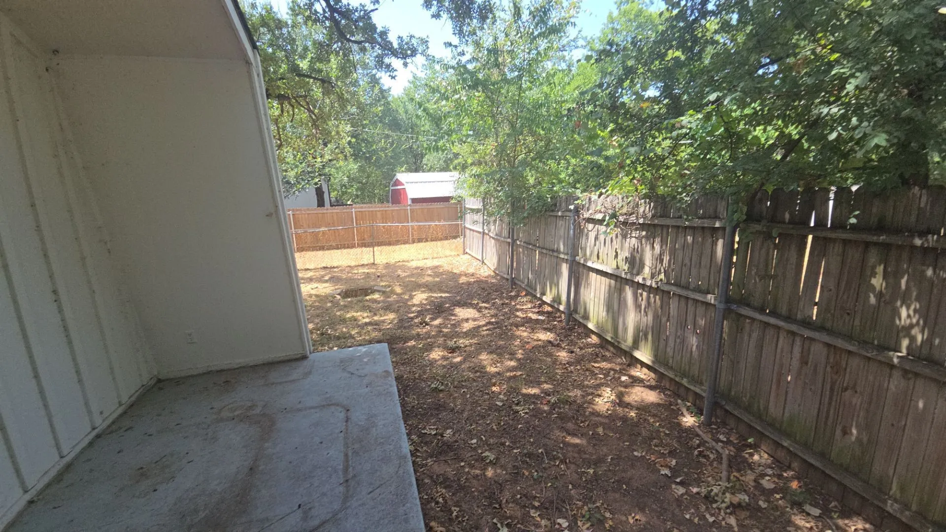 Single Family Residence For Sale in Tarrant County , 1301 Pelican Circle, Pelican Bay, Texas 76020, 3 Bedroom, 2 Bathroom, Garage spaces, 1,104 Sqft, built in 1970, mls#21347504, Real Estate Agent in Pelican Bay, Homes For Sale in Tarrant county, Homes For Sale in Pelican Bay, Realtor in Pelican Bay Texas, Real Estate Brokerage Independent Realty Texas, Luminita Cordes Realtor
