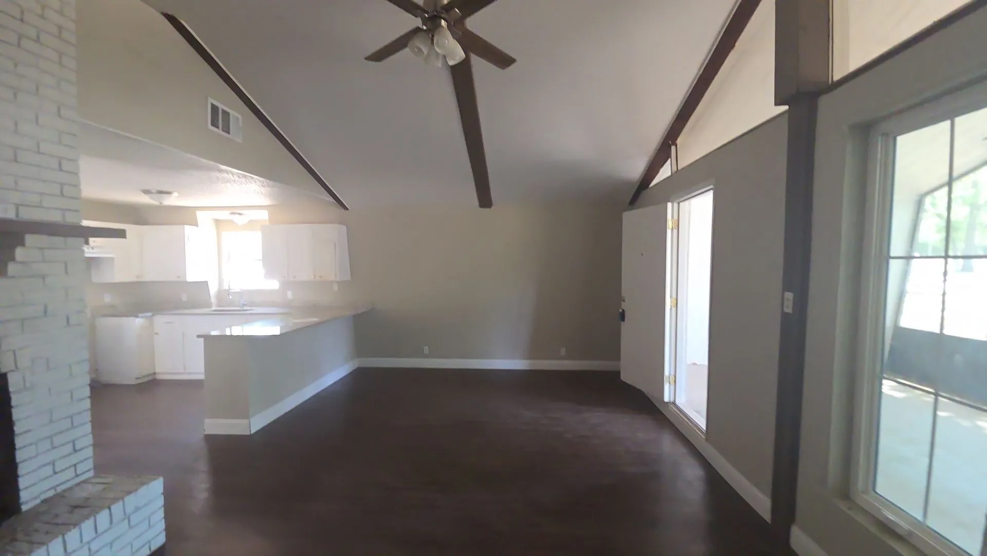 Single Family Residence For Sale in Tarrant County , 1301 Pelican Circle, Pelican Bay, Texas 76020, 3 Bedroom, 2 Bathroom, Garage spaces, 1,104 Sqft, built in 1970, mls#21347504, Real Estate Agent in Pelican Bay, Homes For Sale in Tarrant county, Homes For Sale in Pelican Bay, Realtor in Pelican Bay Texas, Real Estate Brokerage Independent Realty Texas, Luminita Cordes Realtor