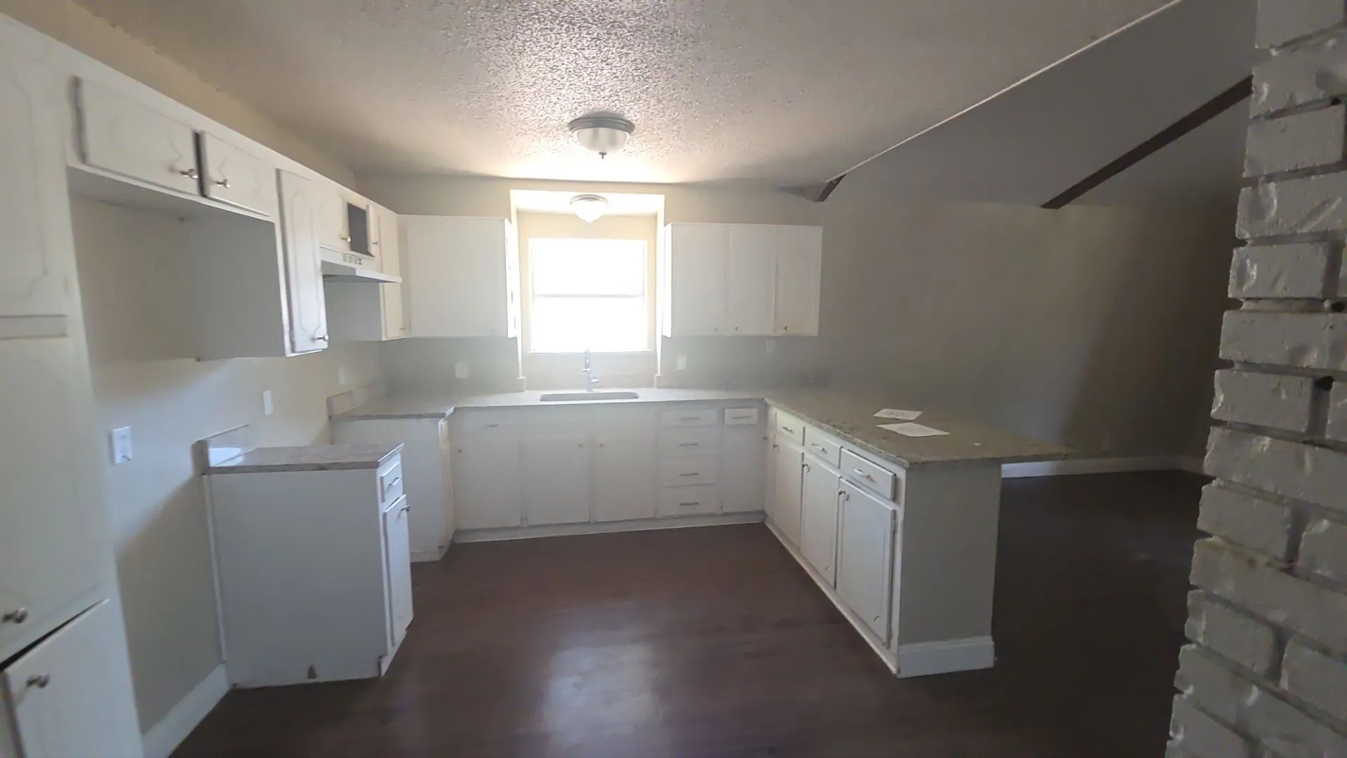 Single Family Residence For Sale in Tarrant County , 1301 Pelican Circle, Pelican Bay, Texas 76020, 3 Bedroom, 2 Bathroom, Garage spaces, 1,104 Sqft, built in 1970, mls#21347504, Real Estate Agent in Pelican Bay, Homes For Sale in Tarrant county, Homes For Sale in Pelican Bay, Realtor in Pelican Bay Texas, Real Estate Brokerage Independent Realty Texas, Luminita Cordes Realtor