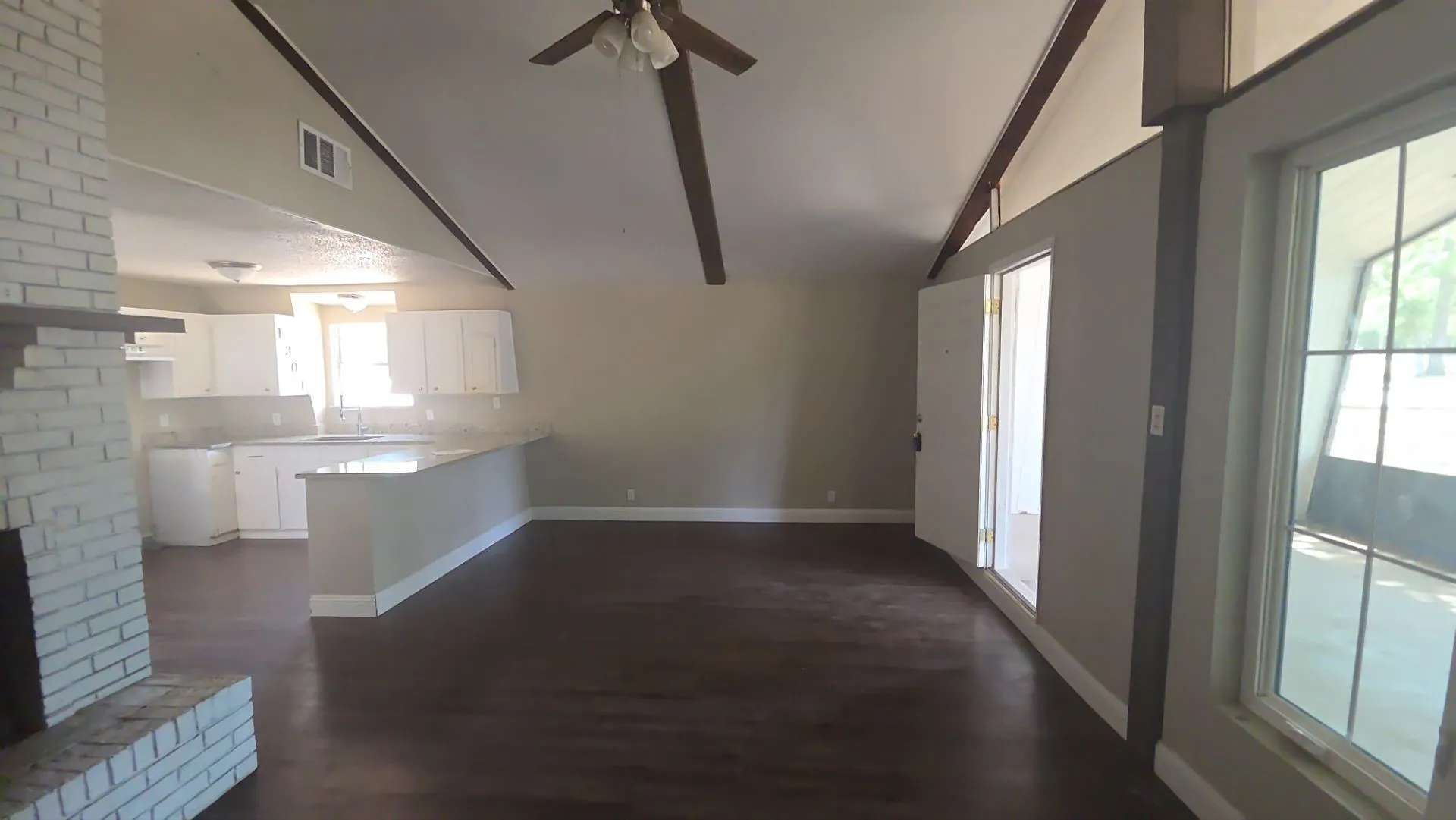 Single Family Residence For Sale in Tarrant County , 1301 Pelican Circle, Pelican Bay, Texas 76020, 3 Bedroom, 2 Bathroom, Garage spaces, 1,104 Sqft, built in 1970, mls#21347504, Real Estate Agent in Pelican Bay, Homes For Sale in Tarrant county, Homes For Sale in Pelican Bay, Realtor in Pelican Bay Texas, Real Estate Brokerage Independent Realty Texas, Luminita Cordes Realtor