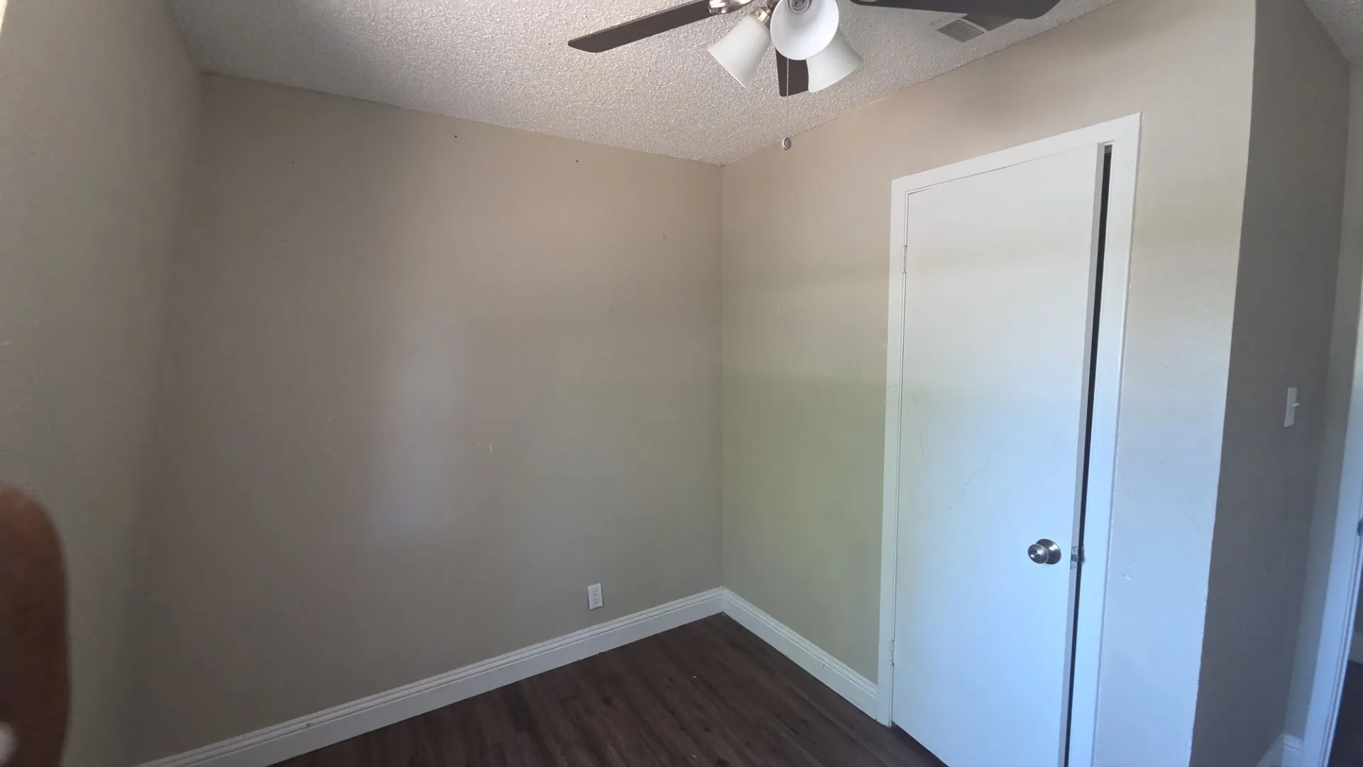Single Family Residence For Sale in Tarrant County , 1301 Pelican Circle, Pelican Bay, Texas 76020, 3 Bedroom, 2 Bathroom, Garage spaces, 1,104 Sqft, built in 1970, mls#21347504, Real Estate Agent in Pelican Bay, Homes For Sale in Tarrant county, Homes For Sale in Pelican Bay, Realtor in Pelican Bay Texas, Real Estate Brokerage Independent Realty Texas, Luminita Cordes Realtor