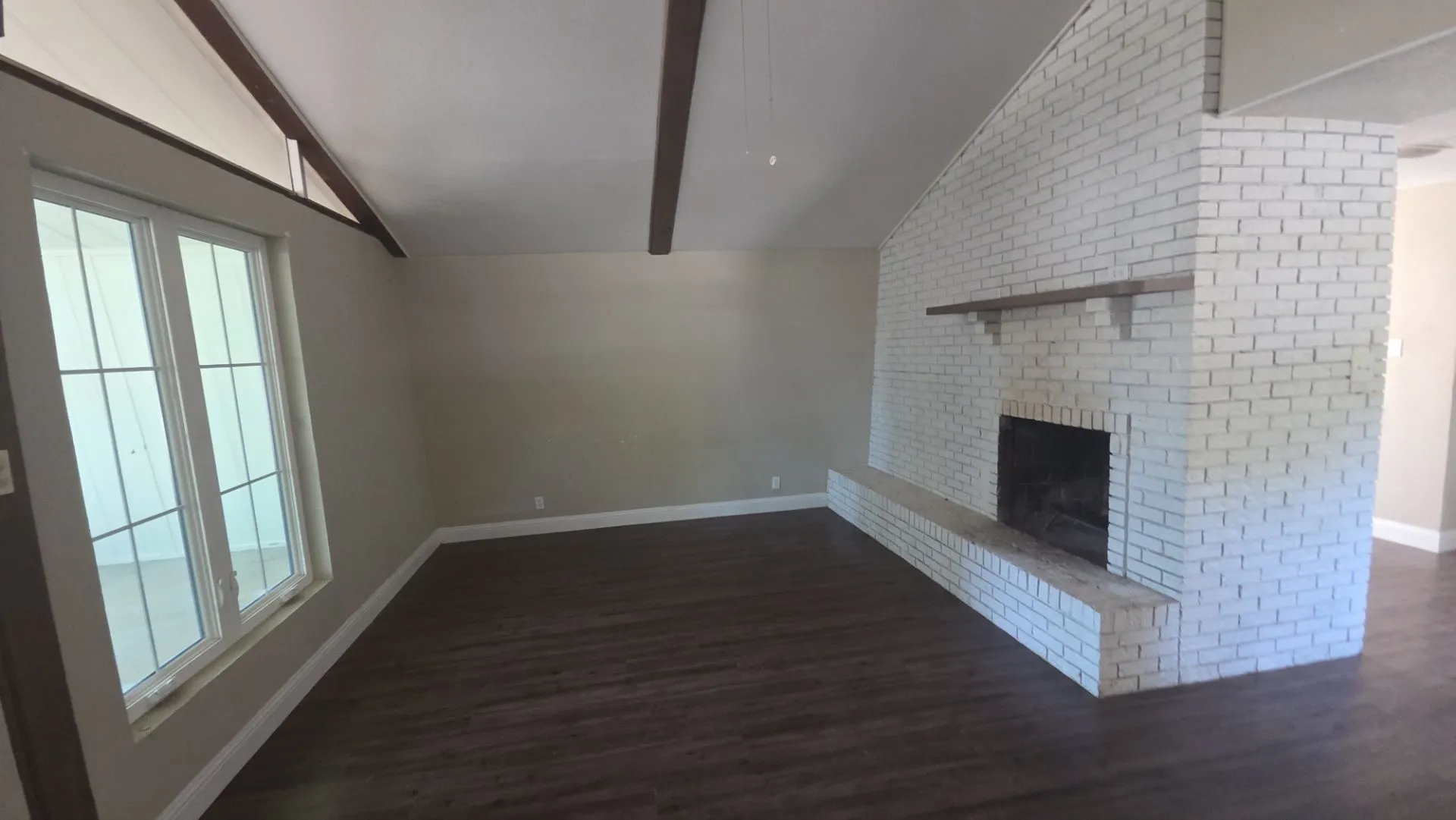 Single Family Residence For Sale in Tarrant County , 1301 Pelican Circle, Pelican Bay, Texas 76020, 3 Bedroom, 2 Bathroom, Garage spaces, 1,104 Sqft, built in 1970, mls#21347504, Real Estate Agent in Pelican Bay, Homes For Sale in Tarrant county, Homes For Sale in Pelican Bay, Realtor in Pelican Bay Texas, Real Estate Brokerage Independent Realty Texas, Luminita Cordes Realtor