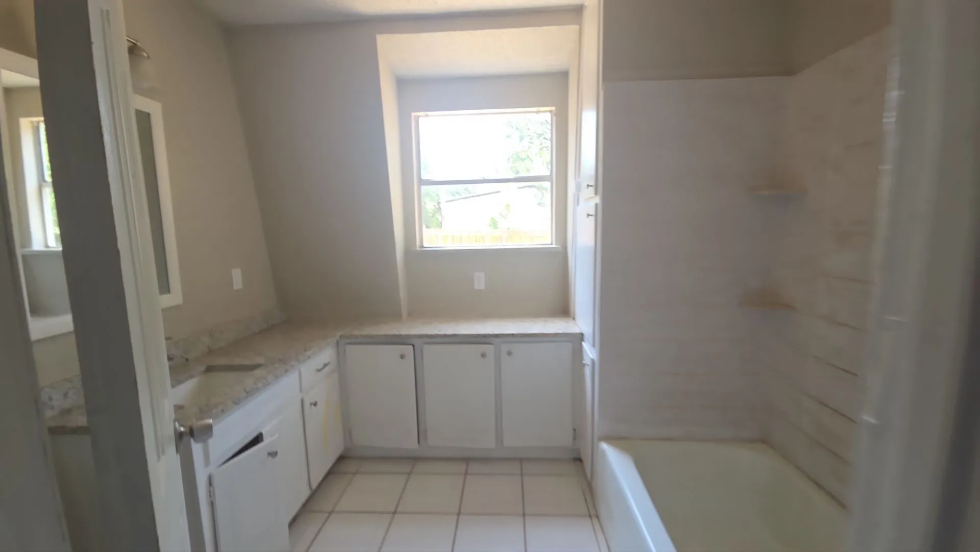Single Family Residence For Sale in Tarrant County , 1301 Pelican Circle, Pelican Bay, Texas 76020, 3 Bedroom, 2 Bathroom, Garage spaces, 1,104 Sqft, built in 1970, mls#21347504, Real Estate Agent in Pelican Bay, Homes For Sale in Tarrant county, Homes For Sale in Pelican Bay, Realtor in Pelican Bay Texas, Real Estate Brokerage Independent Realty Texas, Luminita Cordes Realtor
