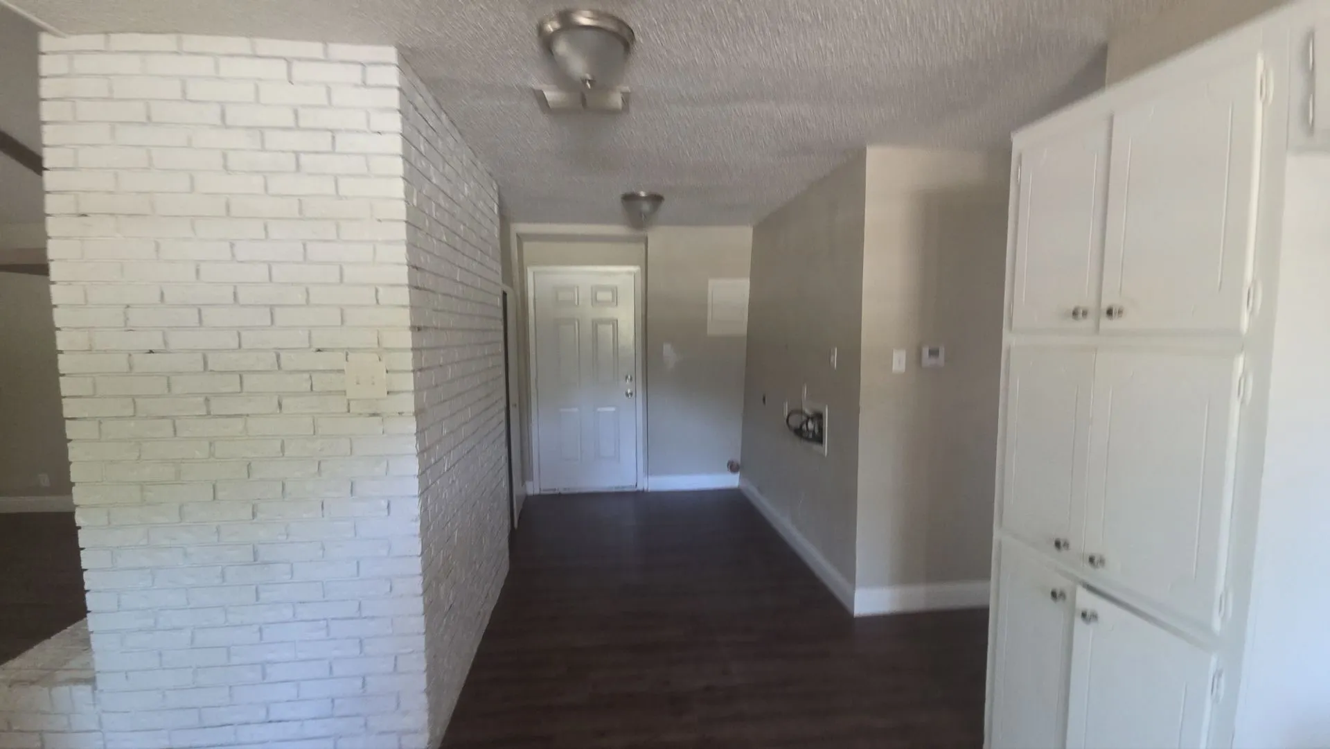 Single Family Residence For Sale in Tarrant County , 1301 Pelican Circle, Pelican Bay, Texas 76020, 3 Bedroom, 2 Bathroom, Garage spaces, 1,104 Sqft, built in 1970, mls#21347504, Real Estate Agent in Pelican Bay, Homes For Sale in Tarrant county, Homes For Sale in Pelican Bay, Realtor in Pelican Bay Texas, Real Estate Brokerage Independent Realty Texas, Luminita Cordes Realtor