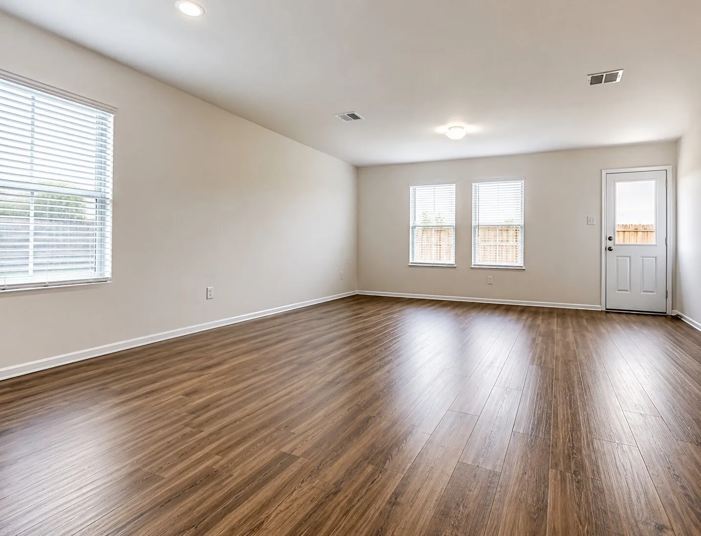 Single Family Residence For Rent in Collin County , 1714 Deer Chase Drive, Anna, Texas 75409, 4 Bedroom, 2 Bathroom, 2 Garage spaces, 1,726 Sqft, built in 2021, mls#21347508, Real Estate Agent in Anna, Homes For Rent in Collin county, Homes For Rent in Anna, Realtor in Anna Texas, Real Estate Brokerage Independent Realty Texas, Luminita Cordes Realtor